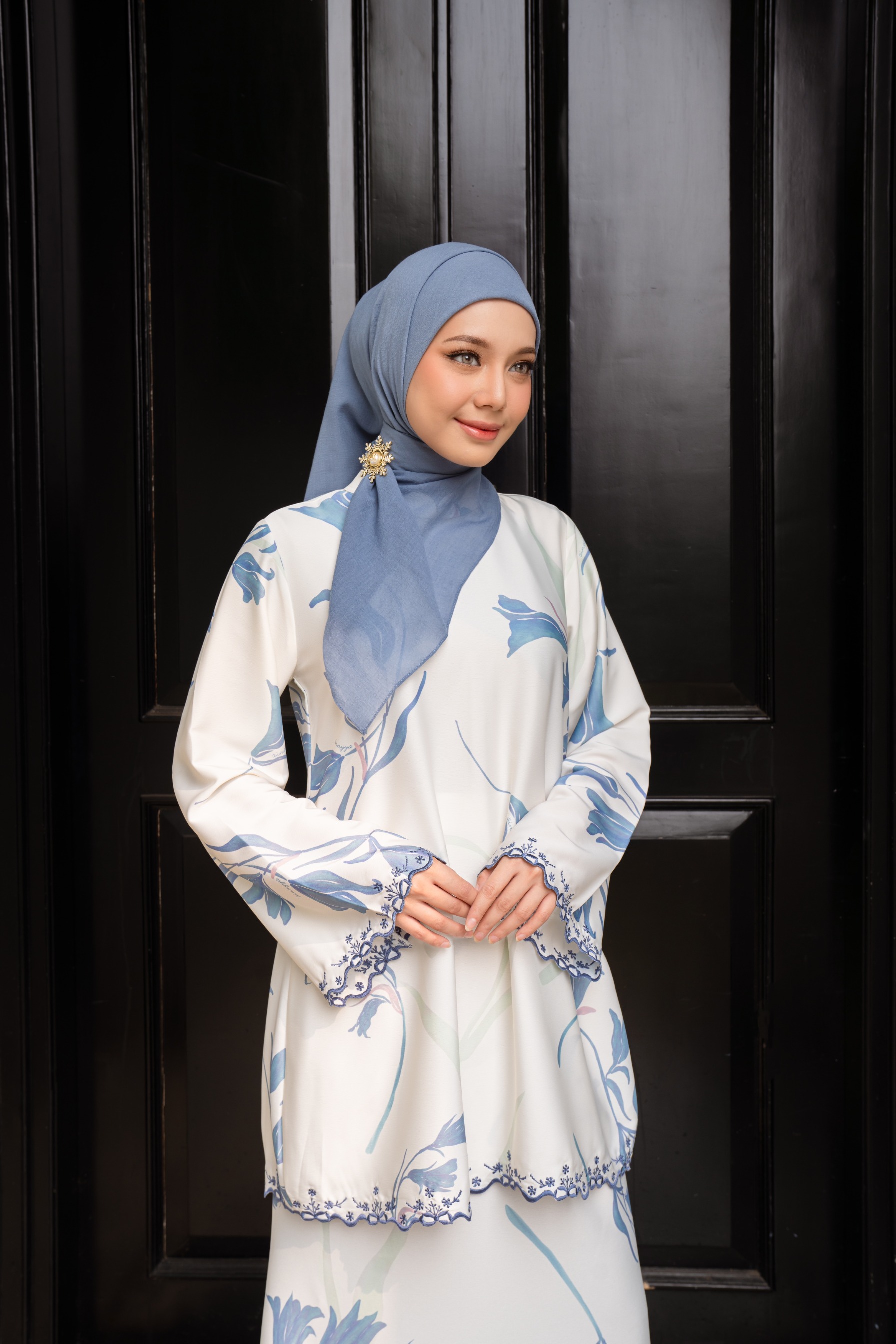 Lana Kurung in Lily Sky