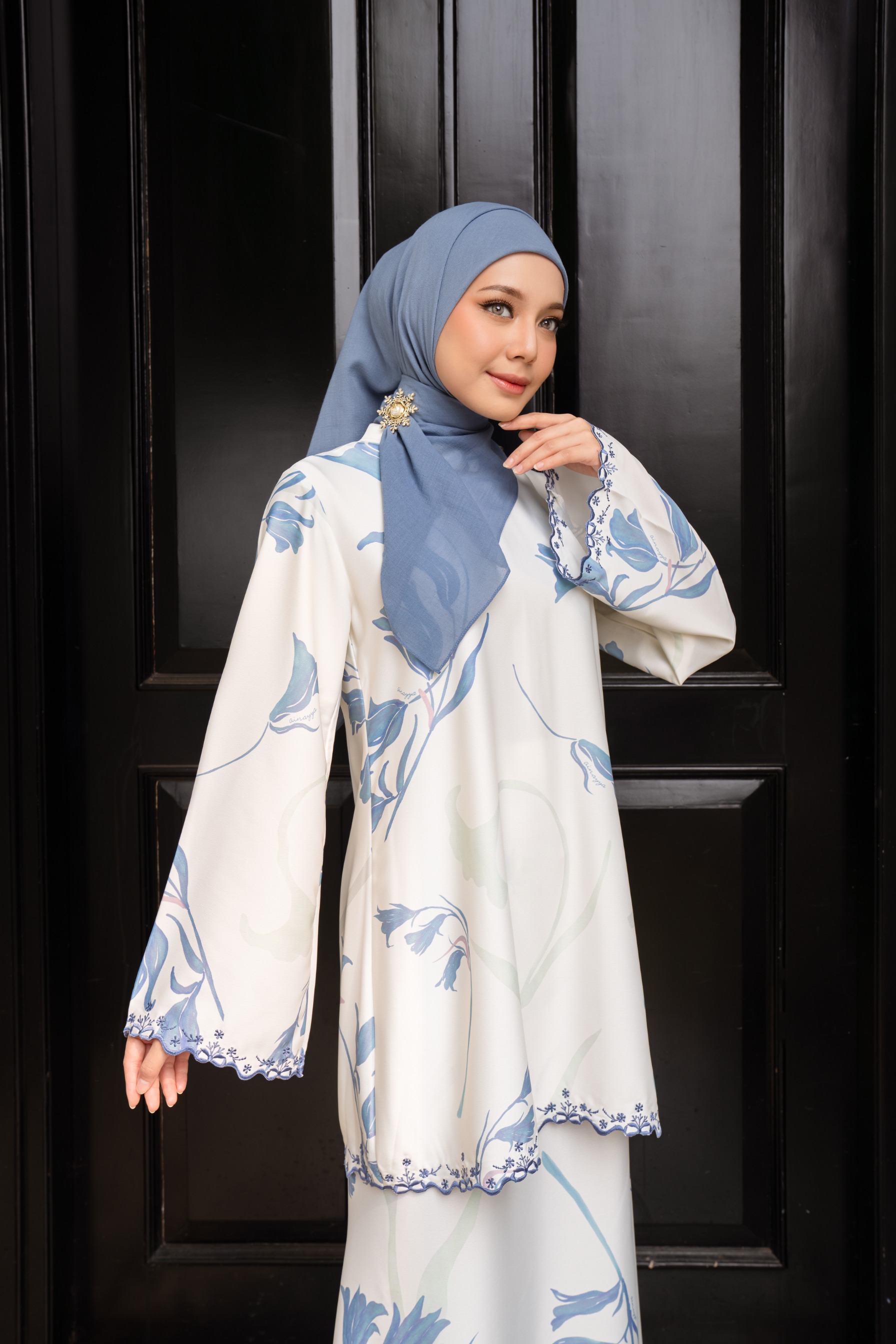 Lana Kurung in Lily Sky