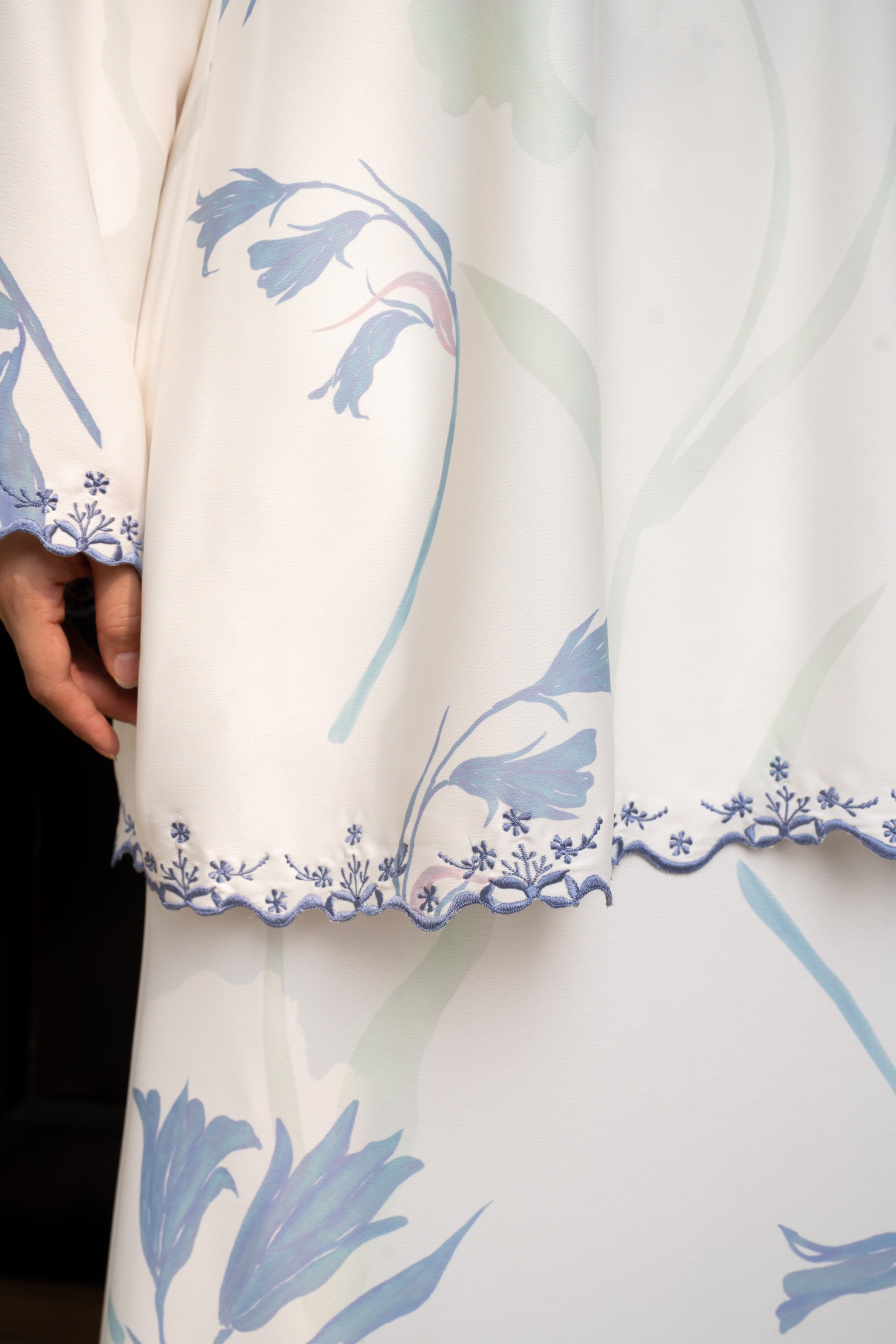 Lana Kurung in Lily Sky