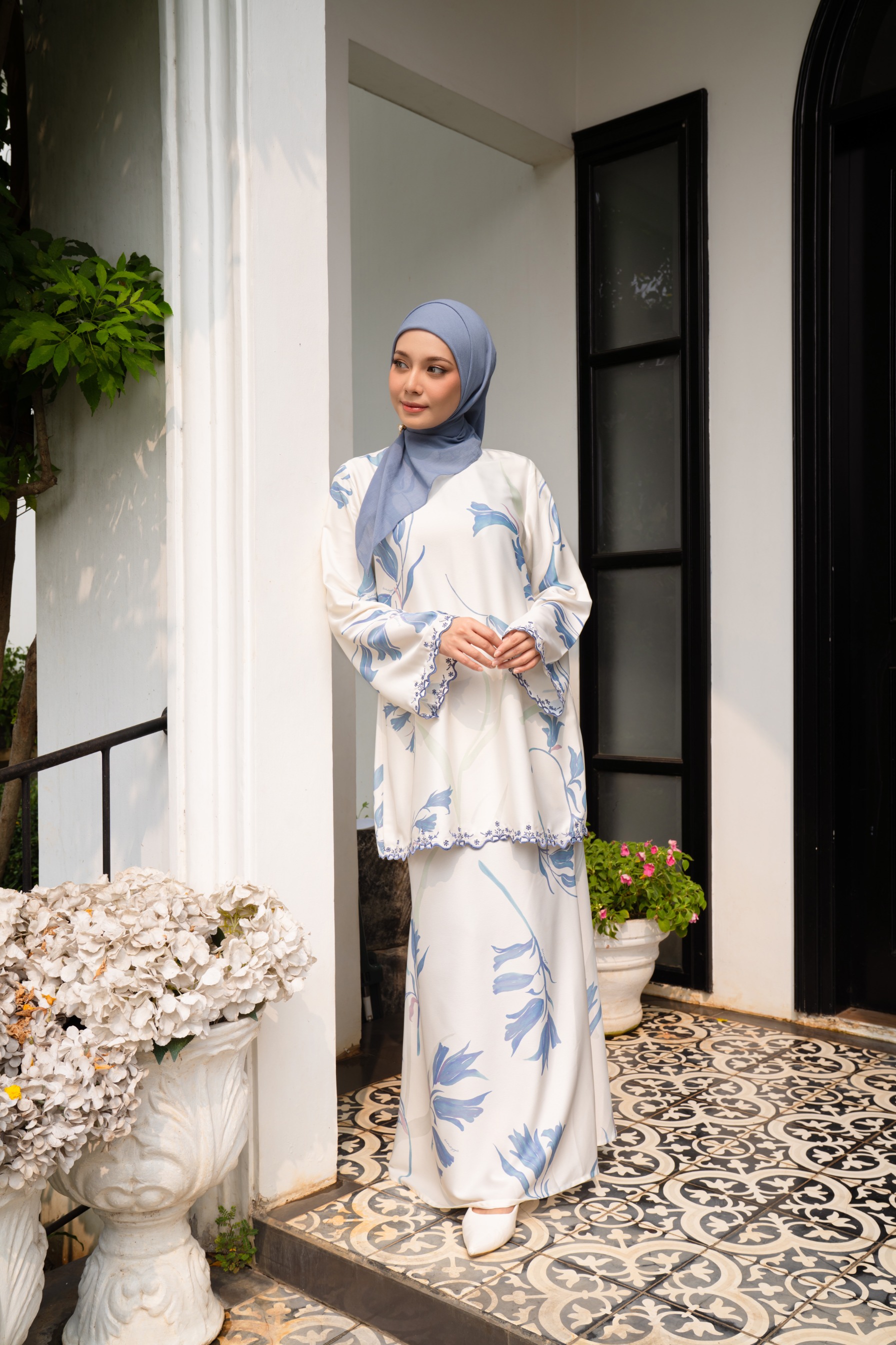 Lana Kurung in Lily Sky
