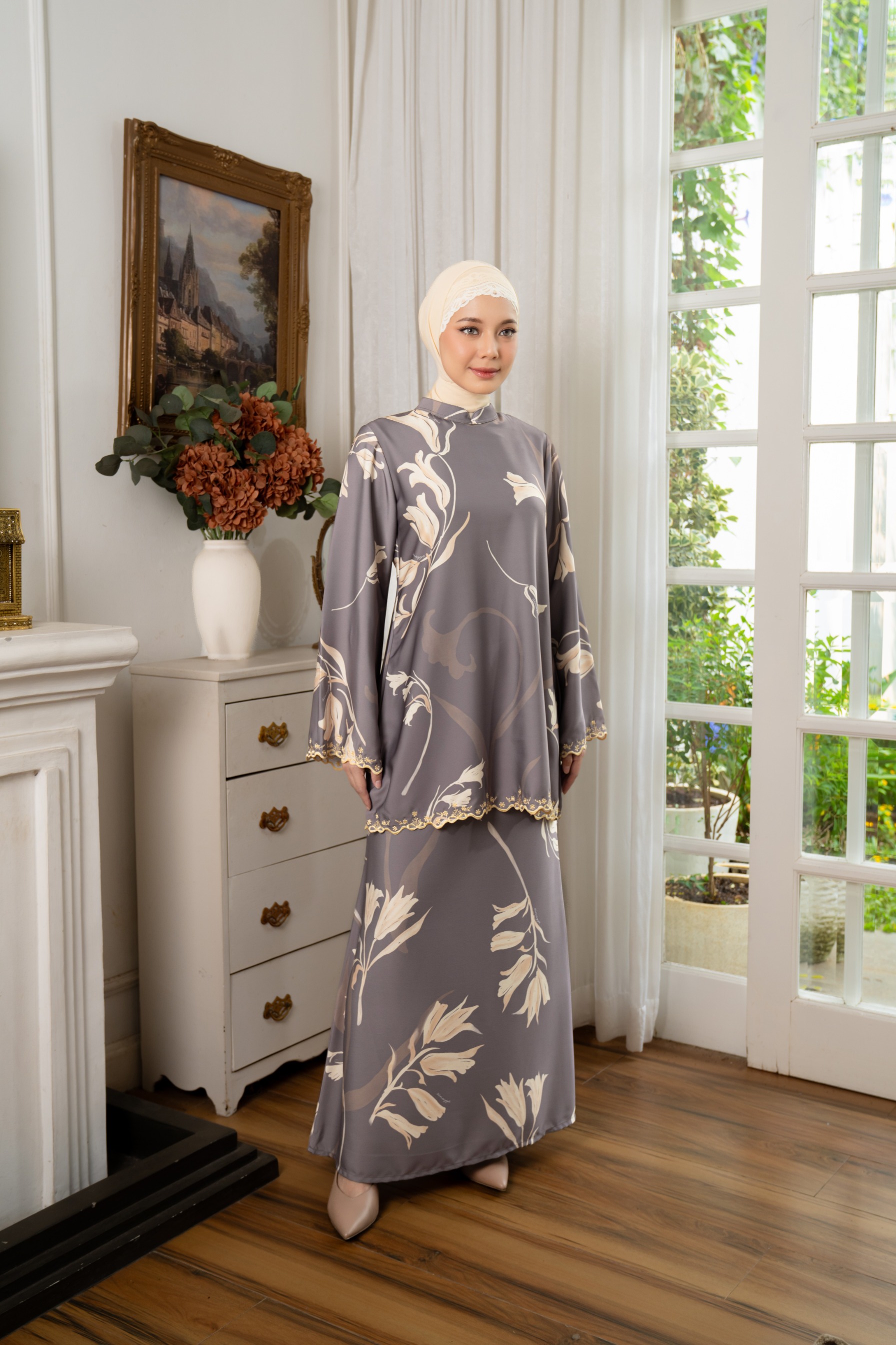 Lana Kurung in Misty Taupe