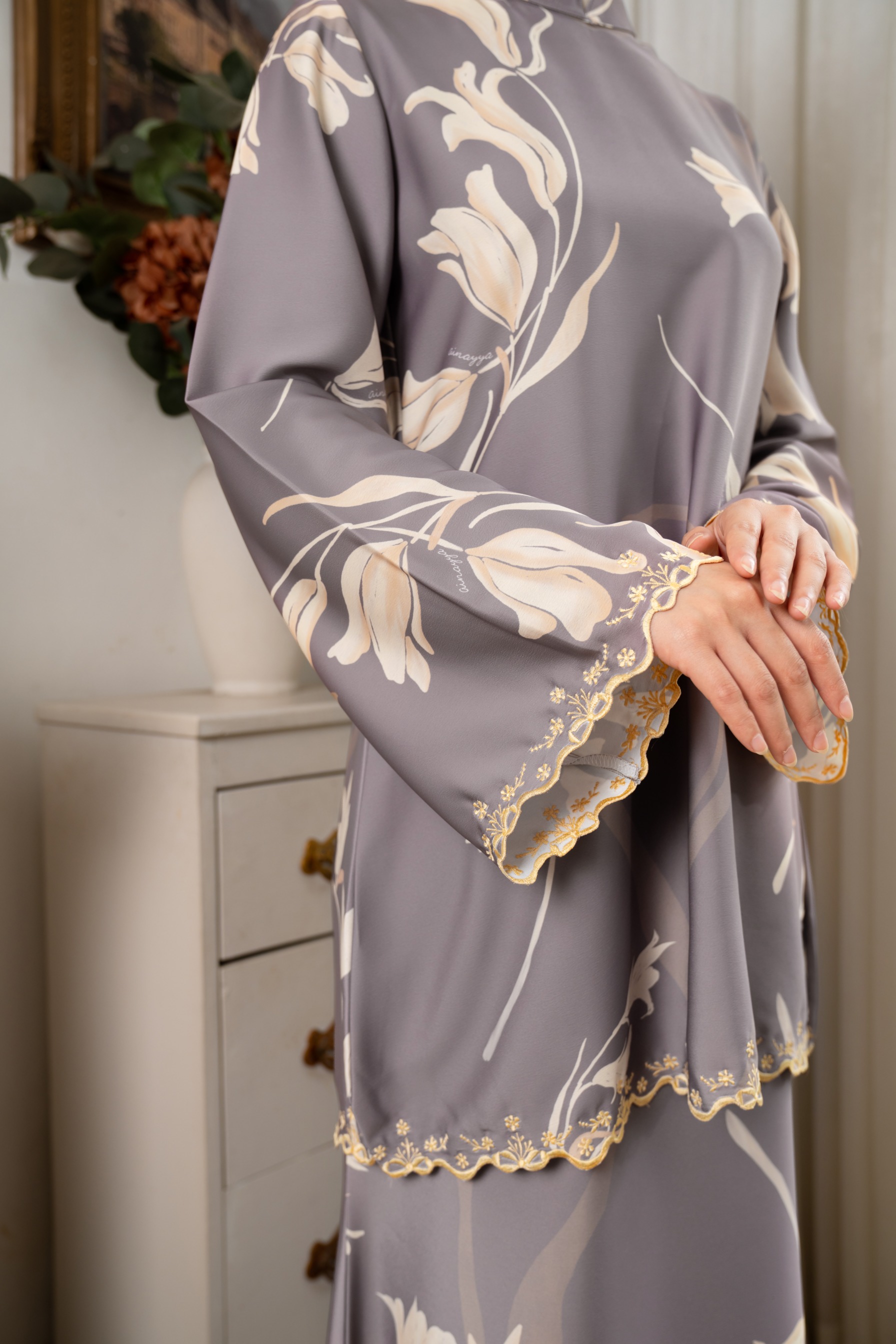 Lana Kurung in Misty Taupe