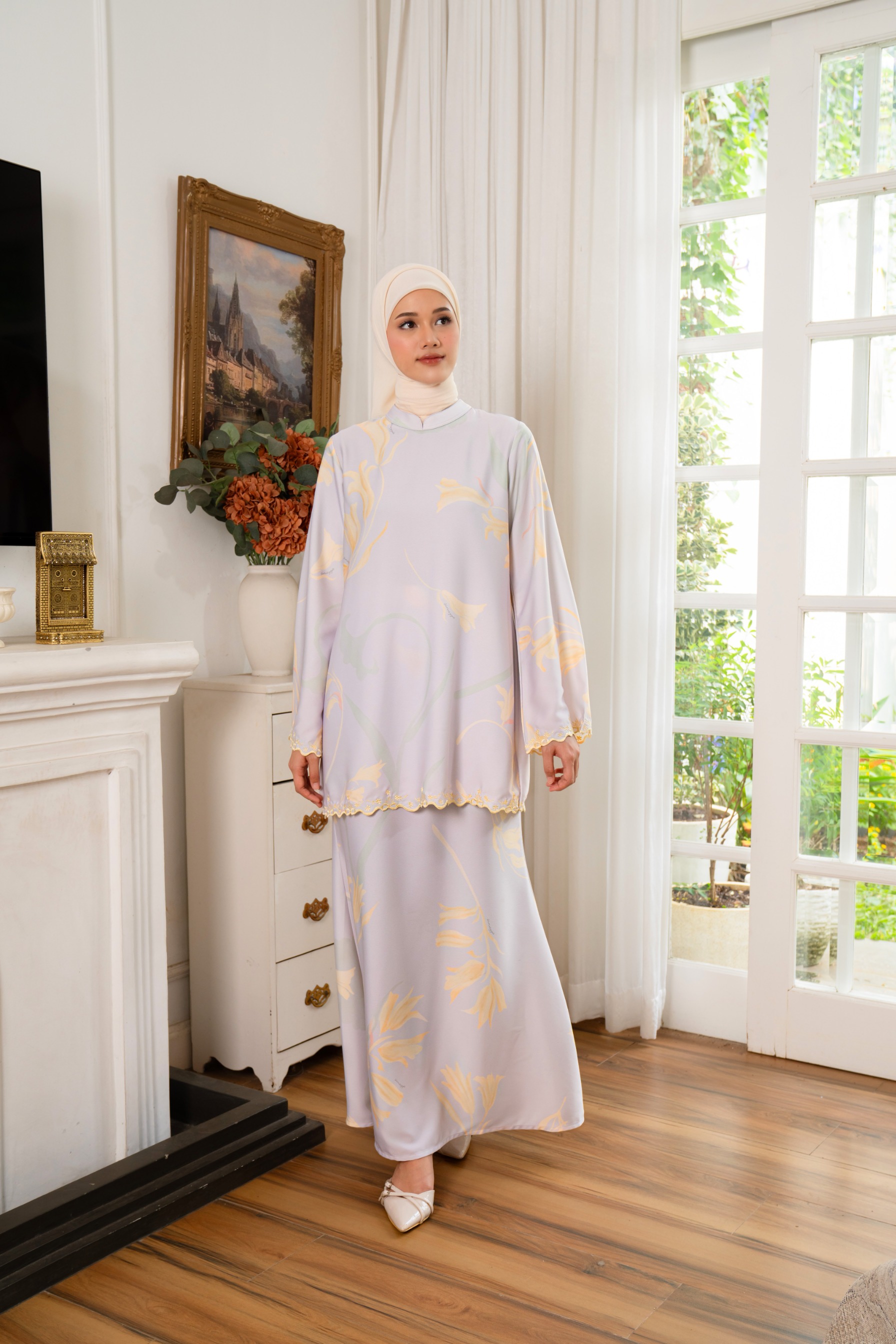 Lana Kurung in Orchid Bloom