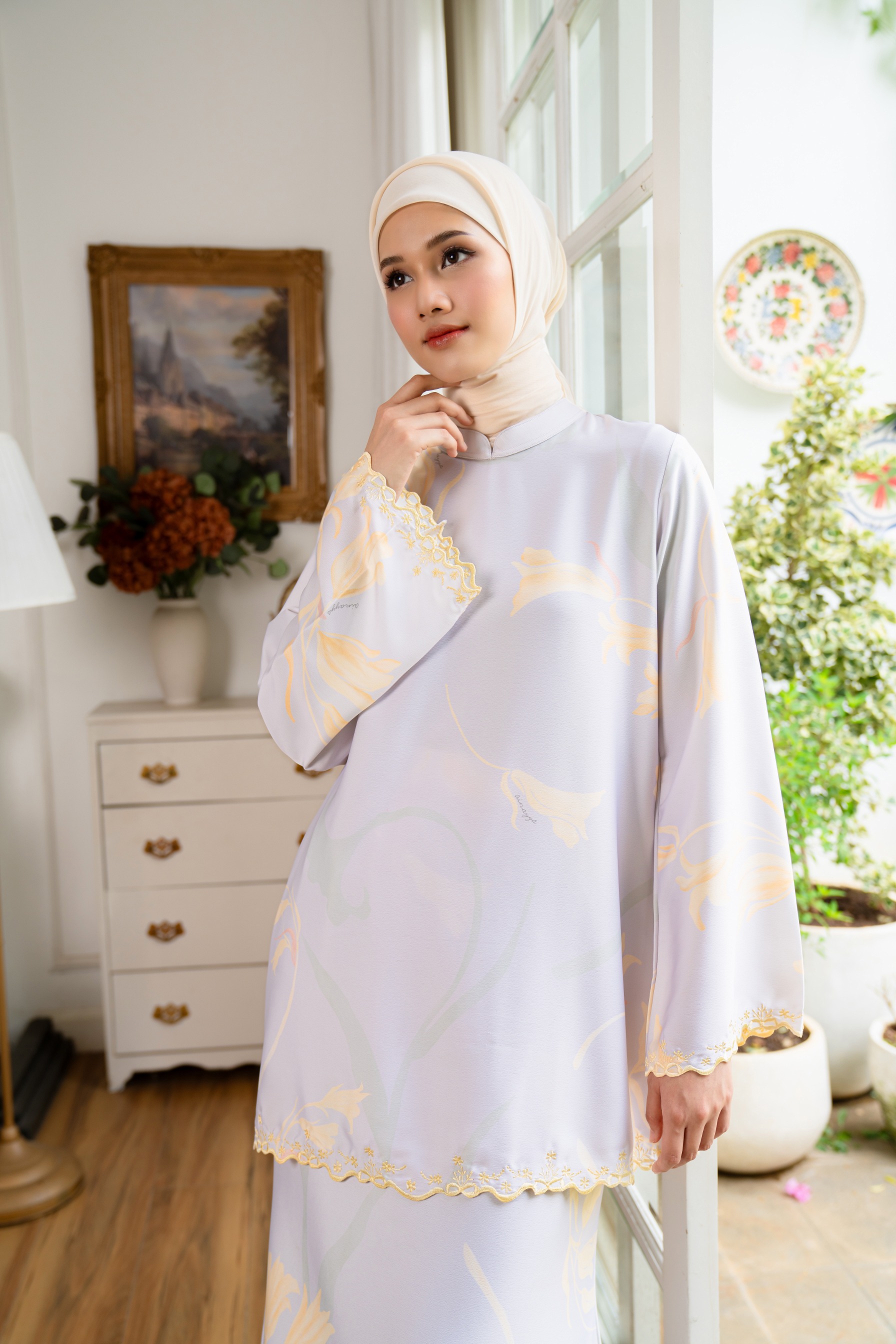 Lana Kurung in Orchid Bloom