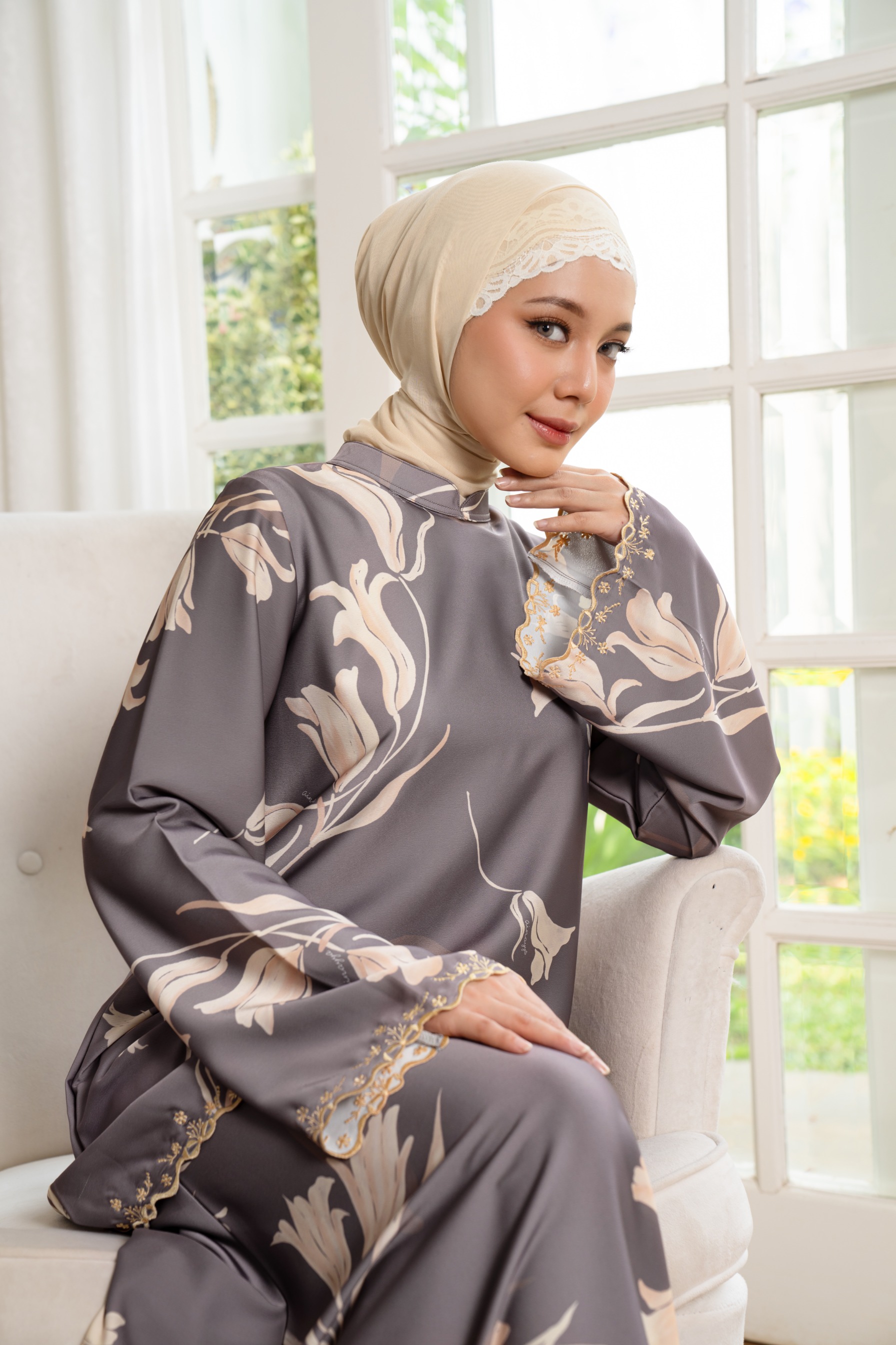 Lana Kurung in Misty Taupe