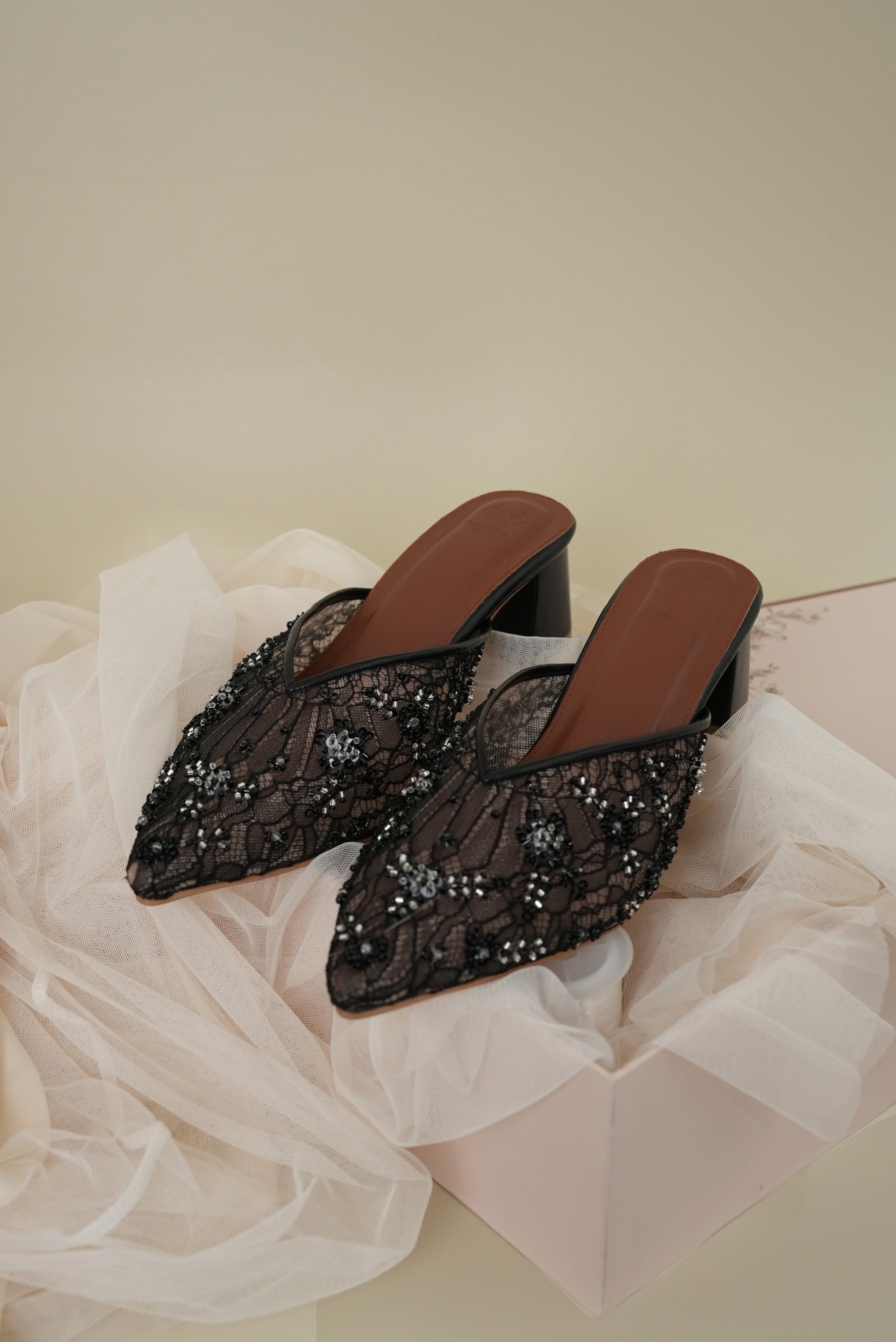 Viona Shoes in Black