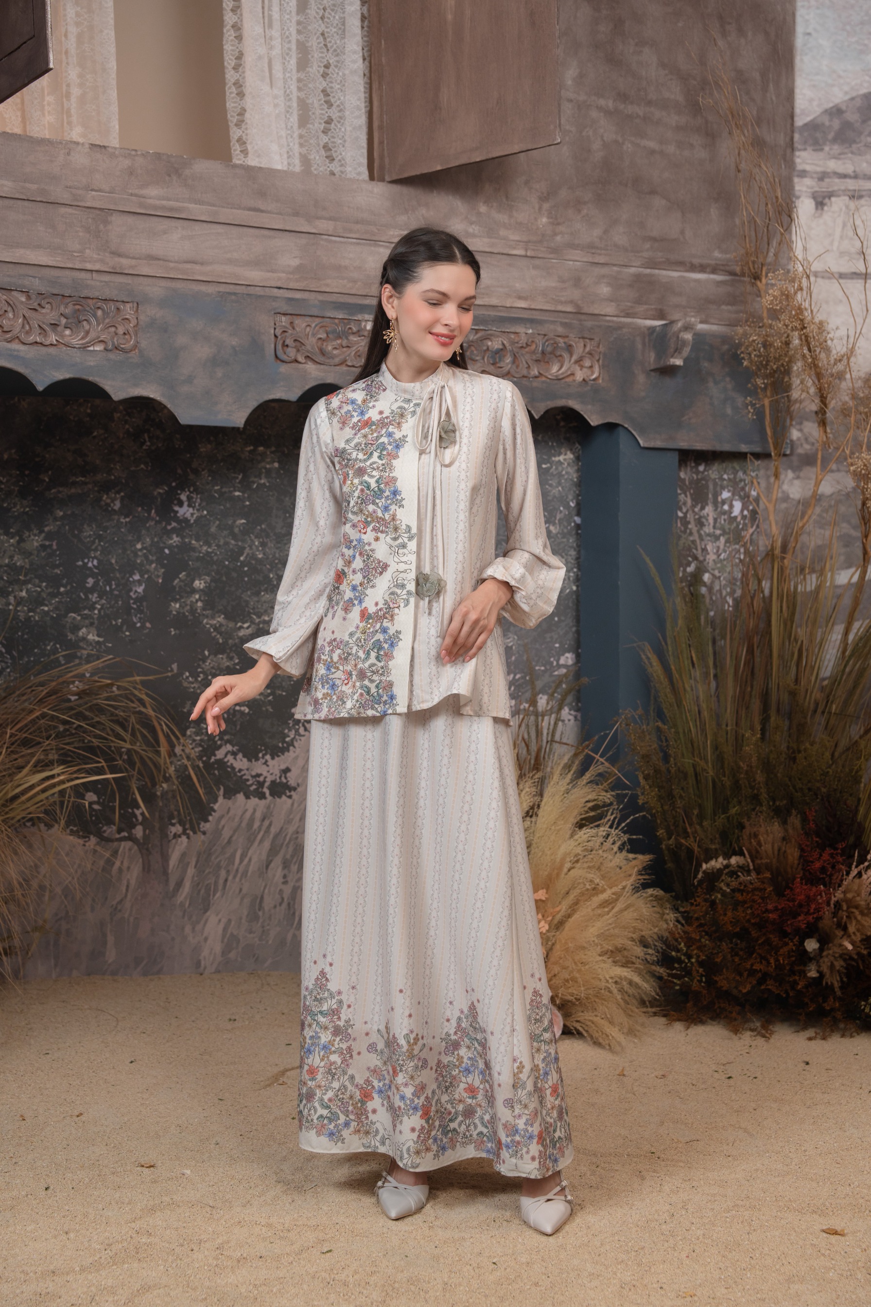Meutia One Set in Ivory Pearl