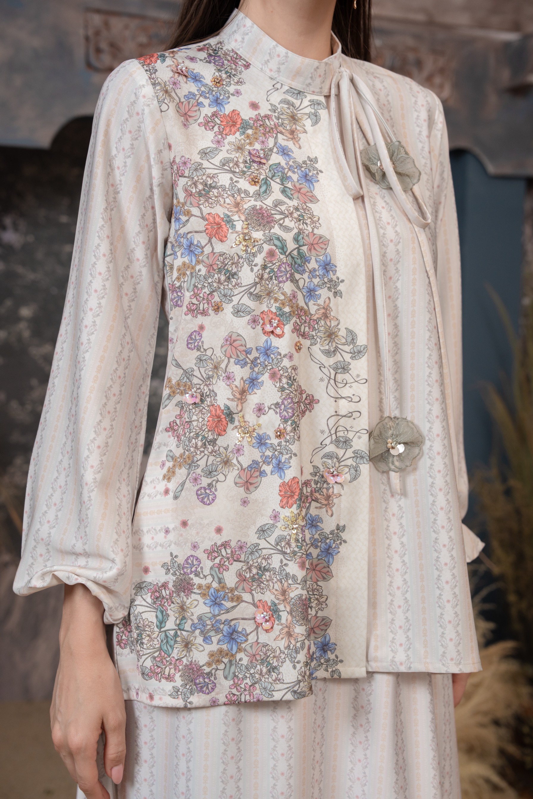 Meutia One Set in Ivory Pearl