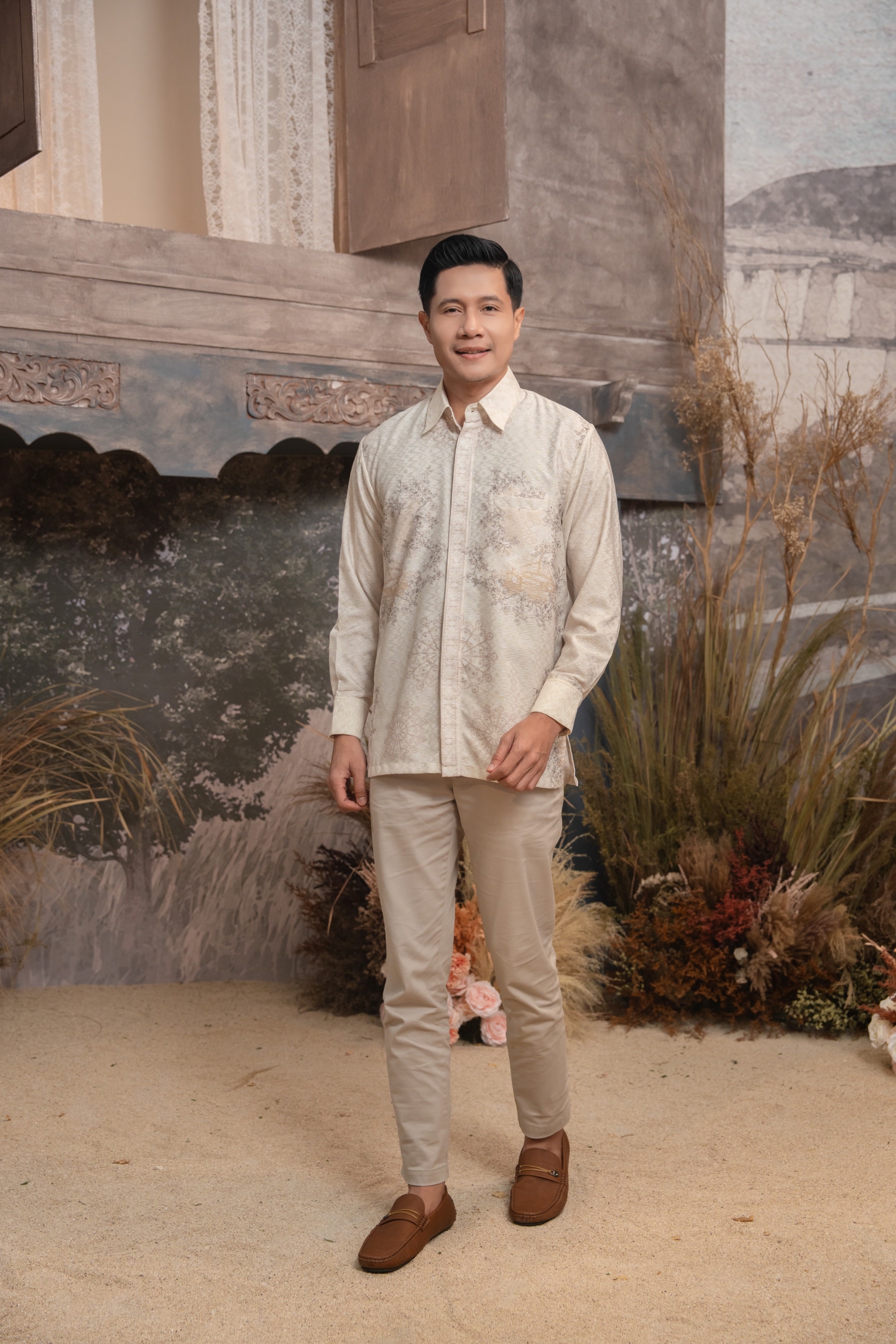 Meutia Shirt Men in Ivory Pearl