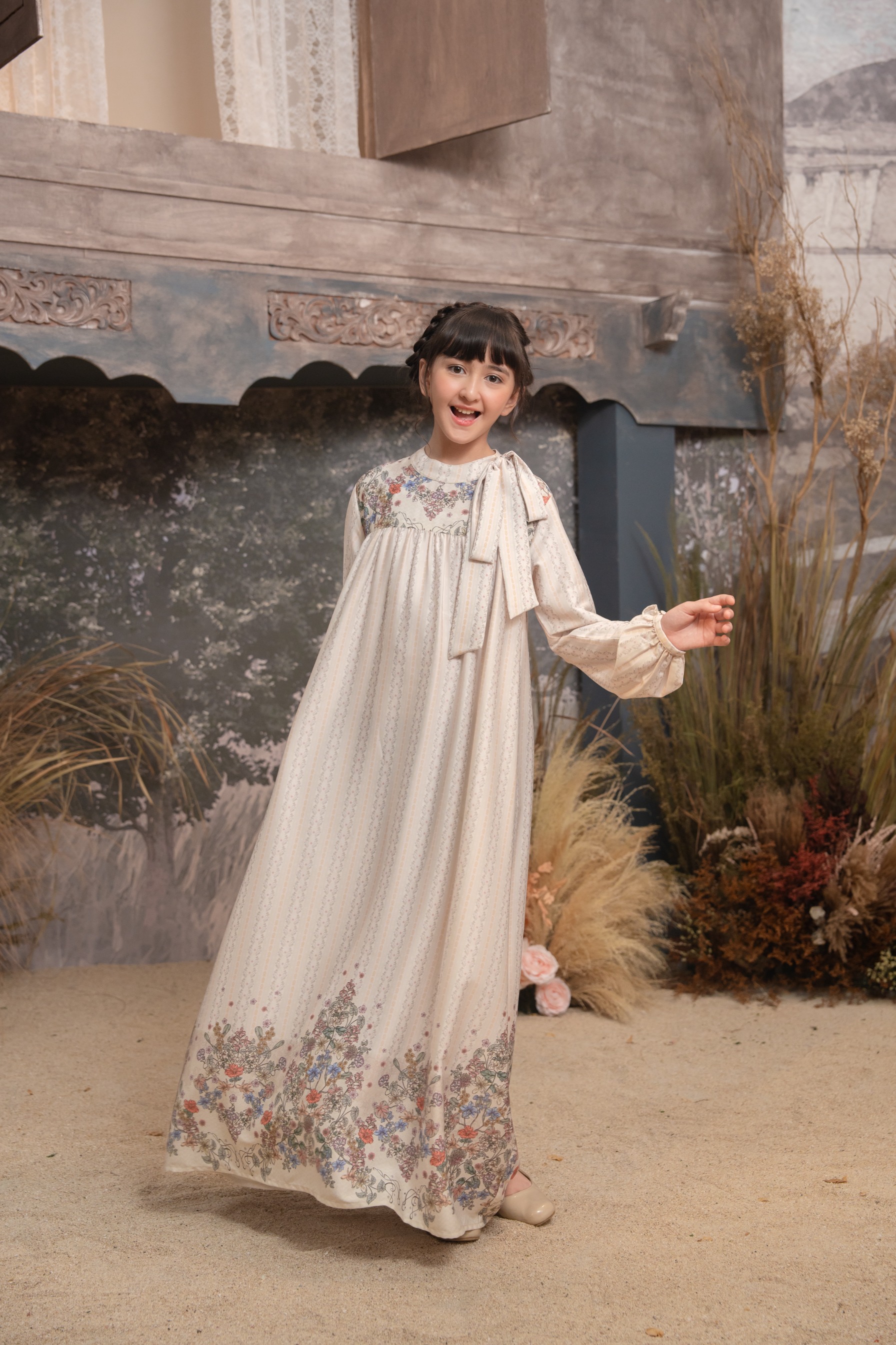 Meutia Dress Kids in Ivory Pearl