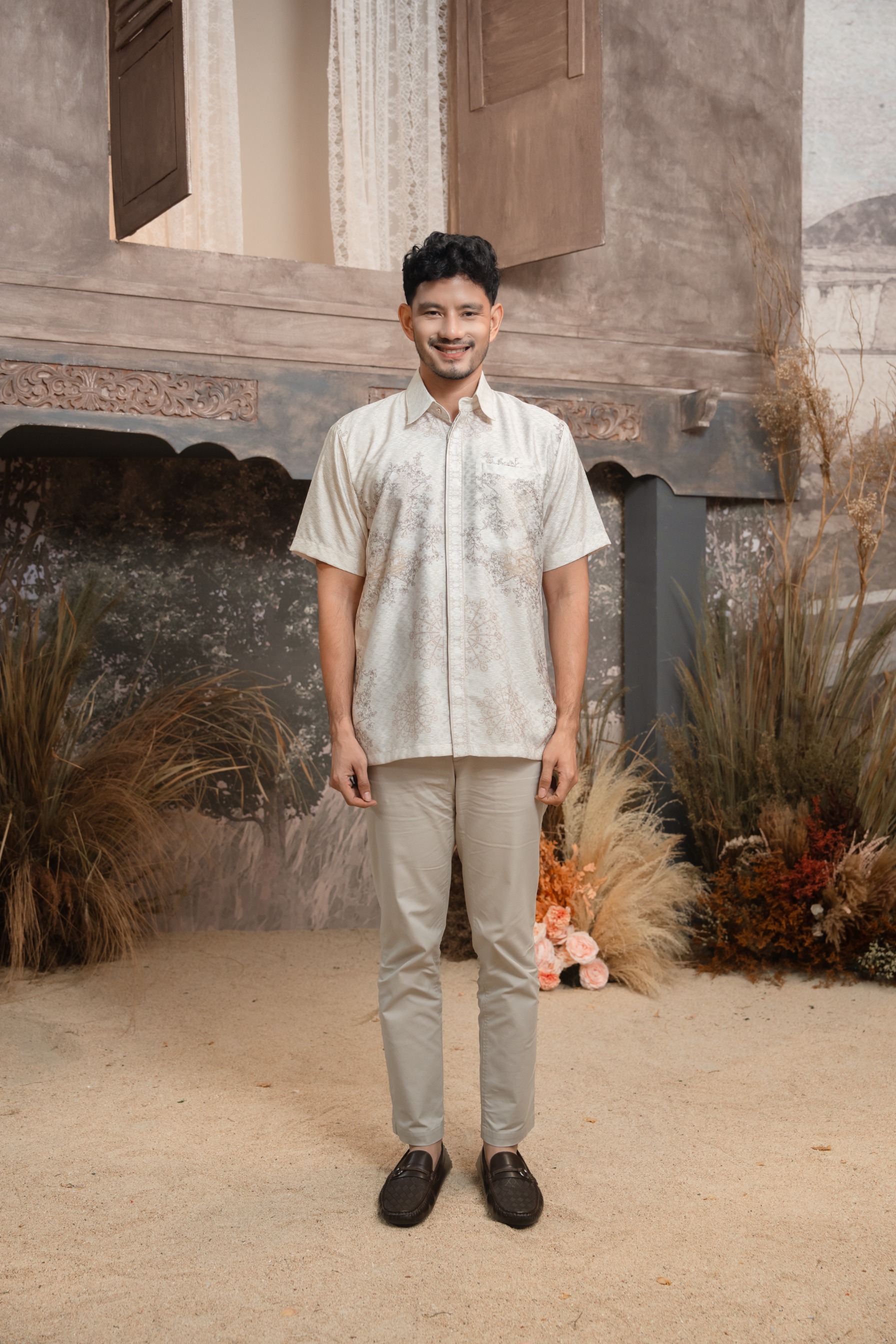 Meutia Shirt Men in Ivory Pearl