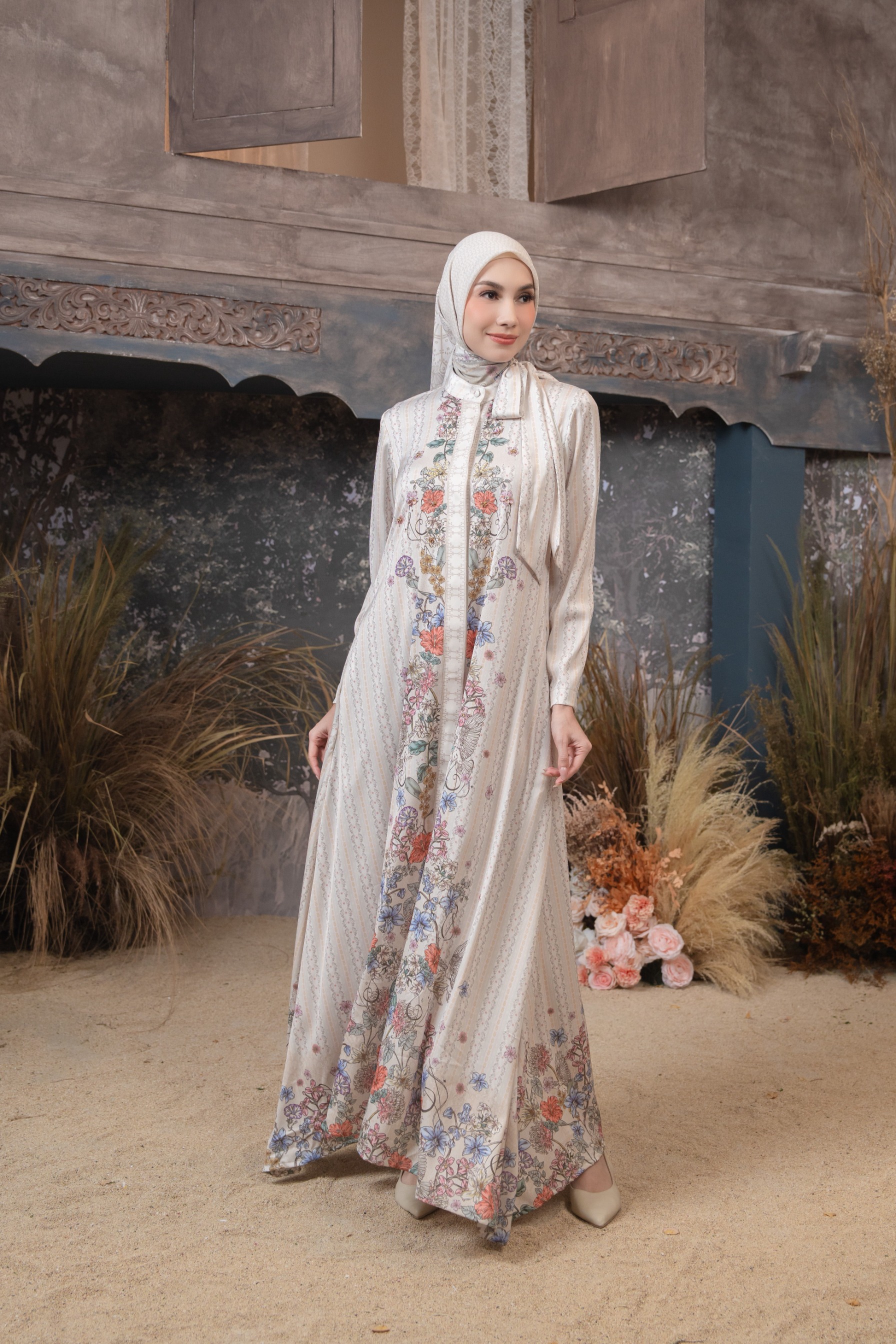 Meutia Dress in Ivory Pearl
