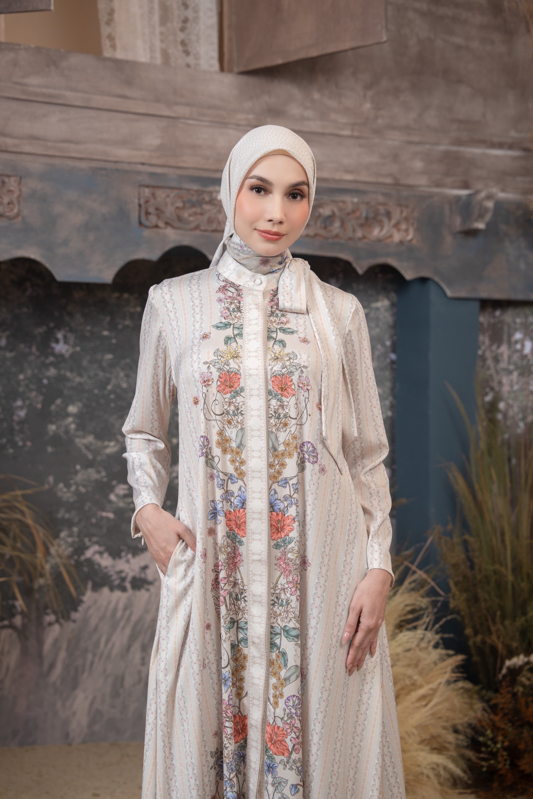 Meutia Dress in Ivory Pearl