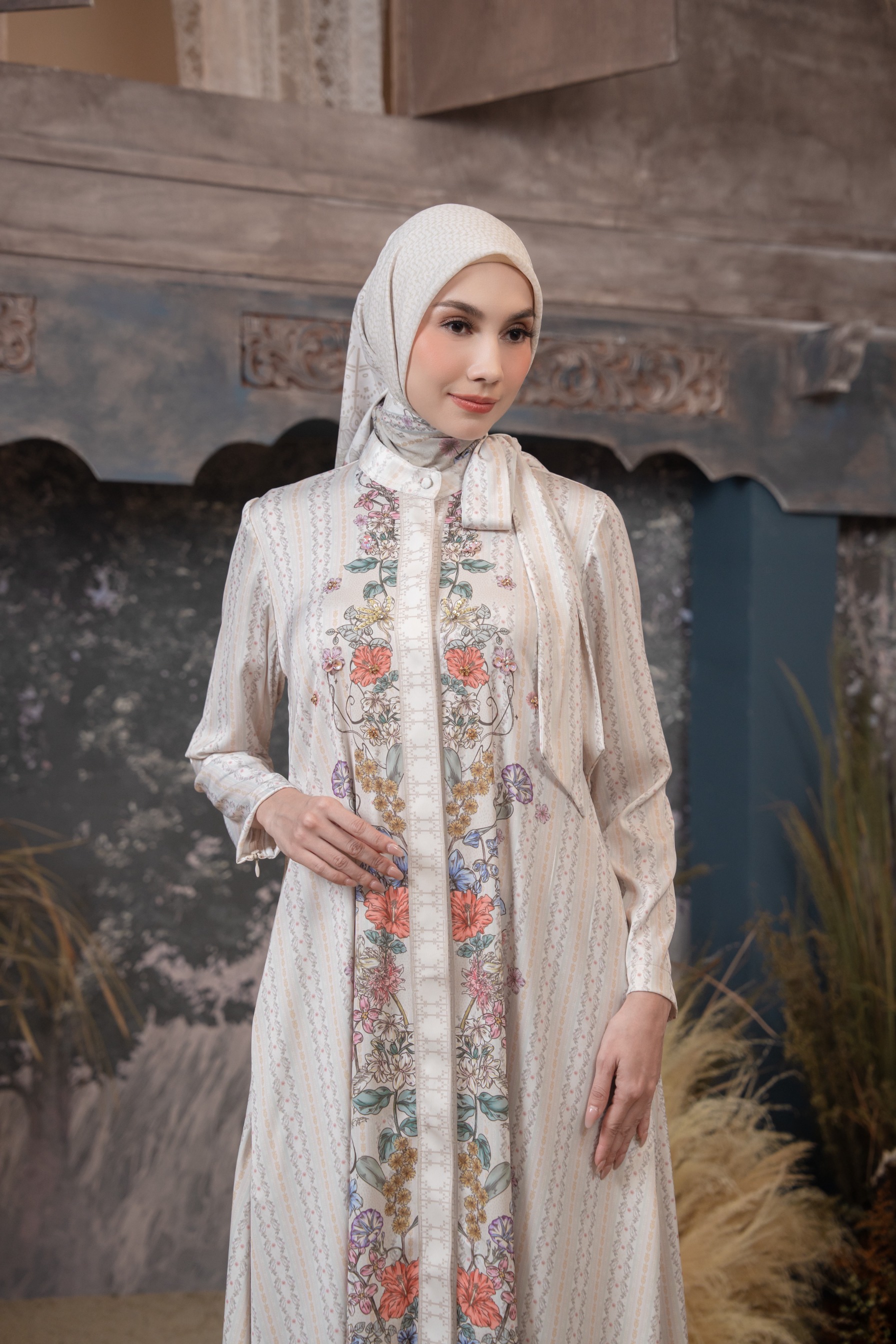 Meutia Dress in Ivory Pearl