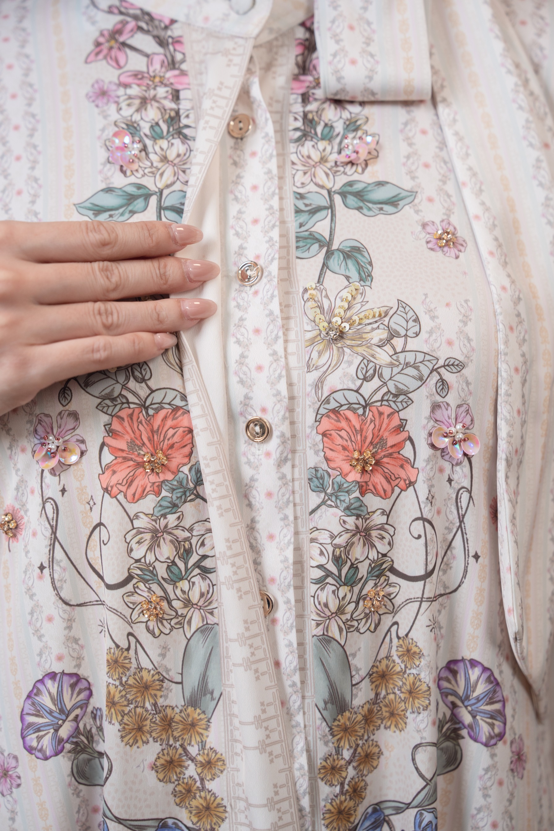 Meutia Dress in Ivory Pearl
