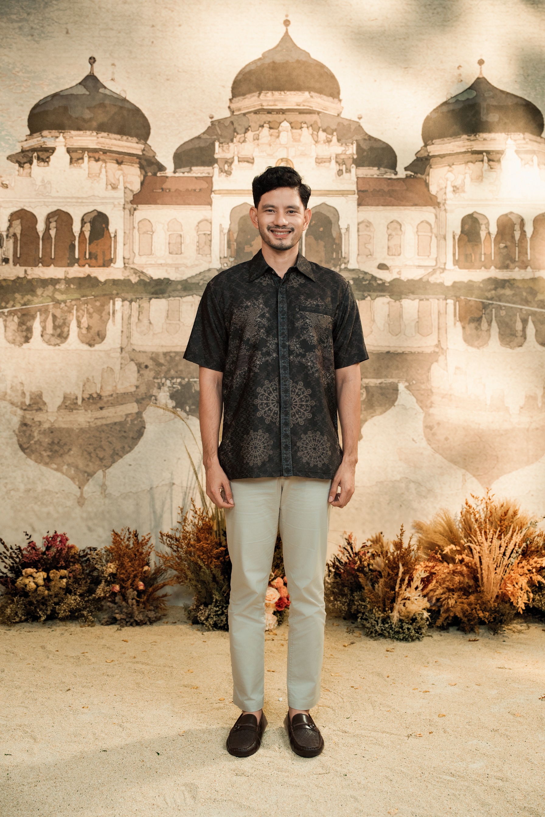 Meutia Shirt Men in Charcoal Black