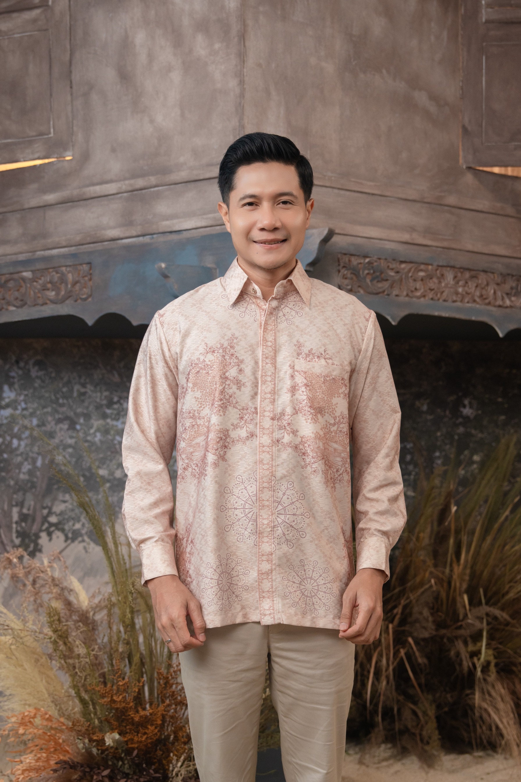 Meutia Shirt Men in Woodrose