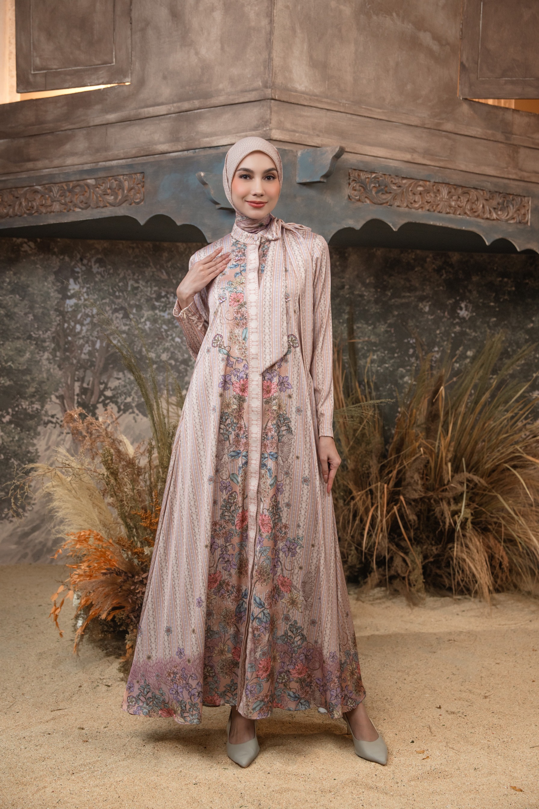 Meutia Dress in Woodrose