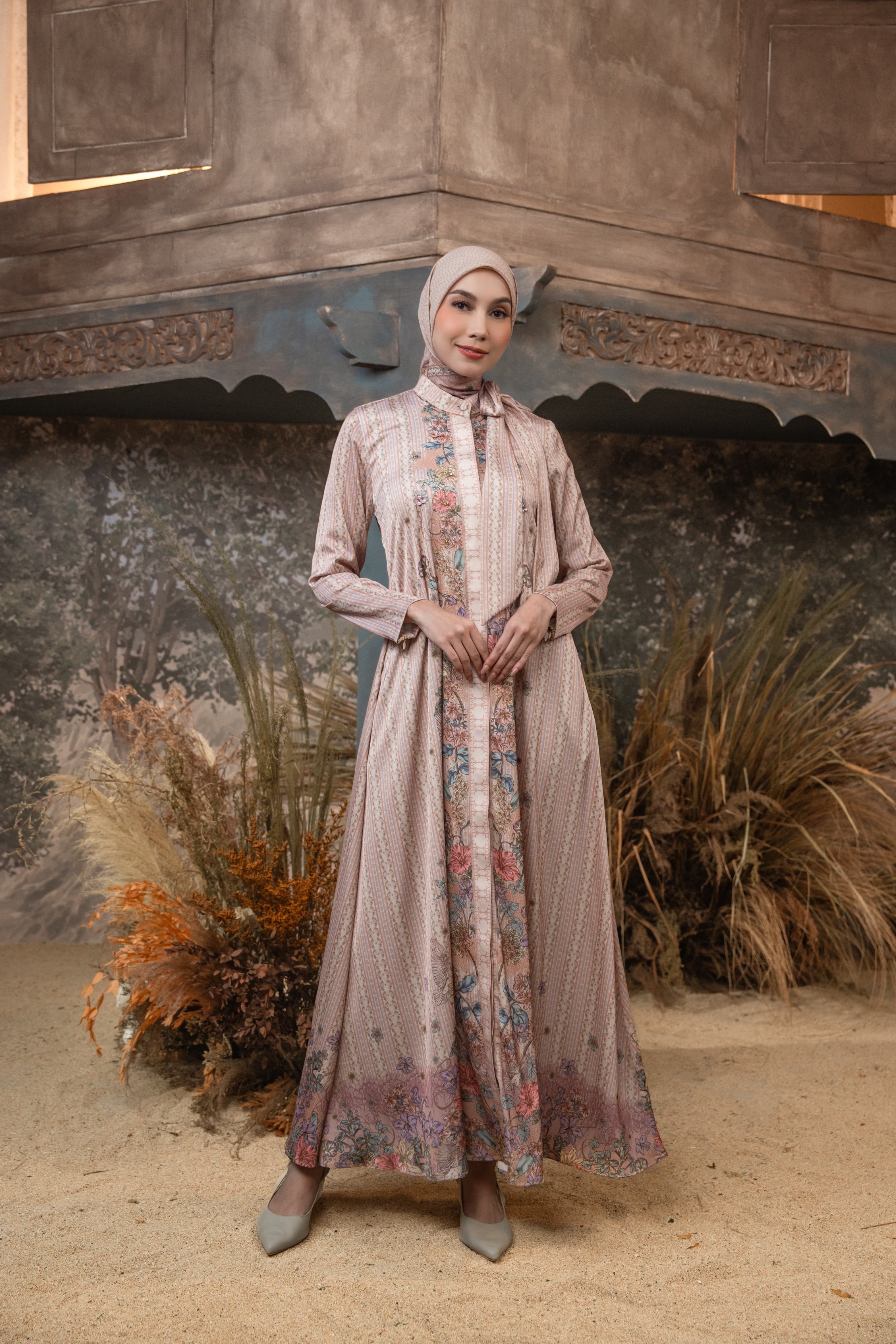 Meutia Dress in Woodrose