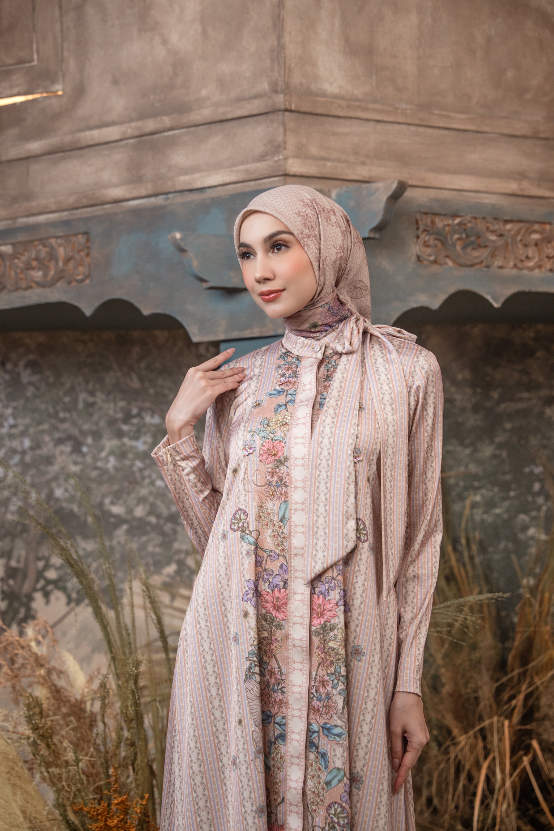 Meutia Dress in Woodrose