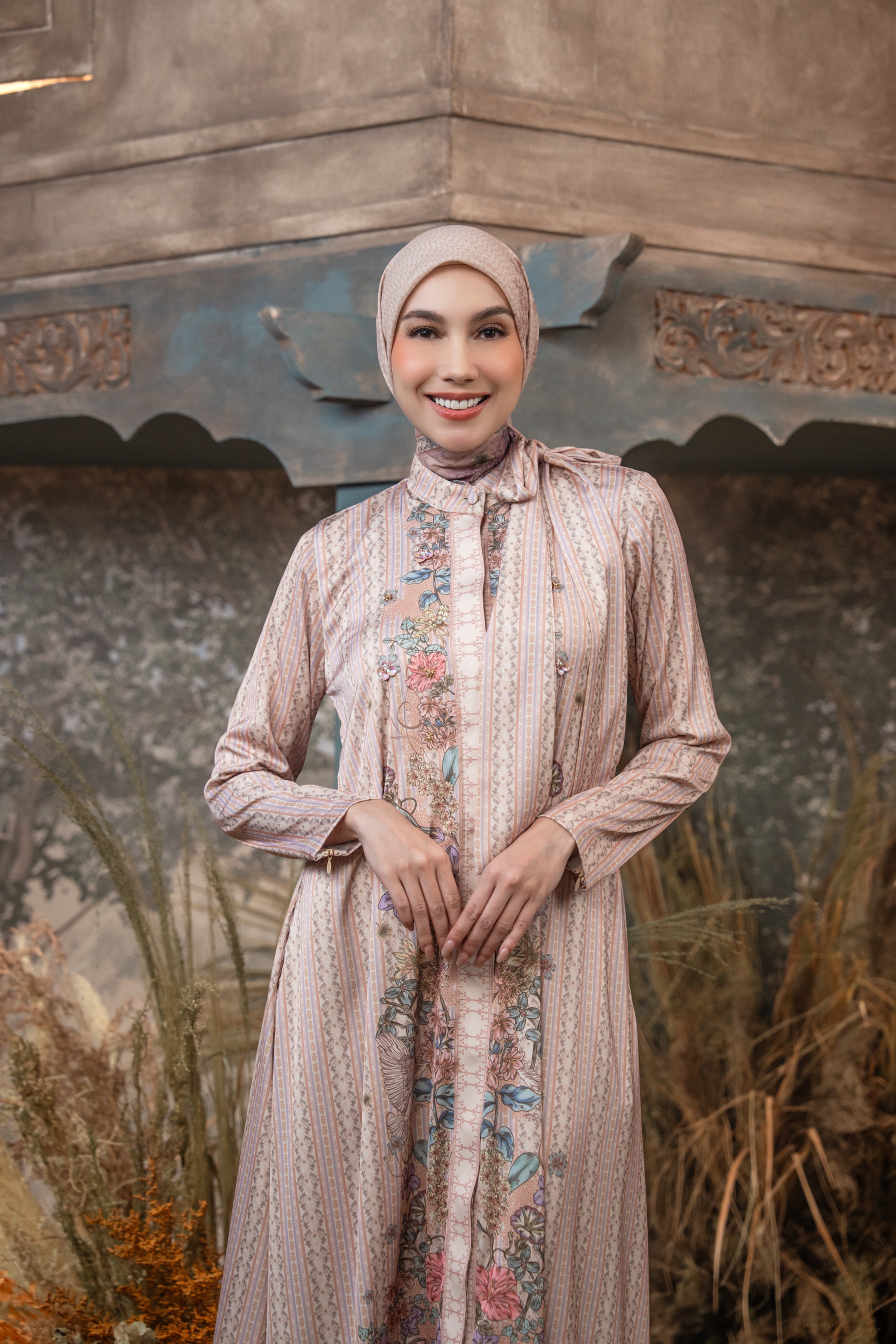 Meutia Dress in Woodrose
