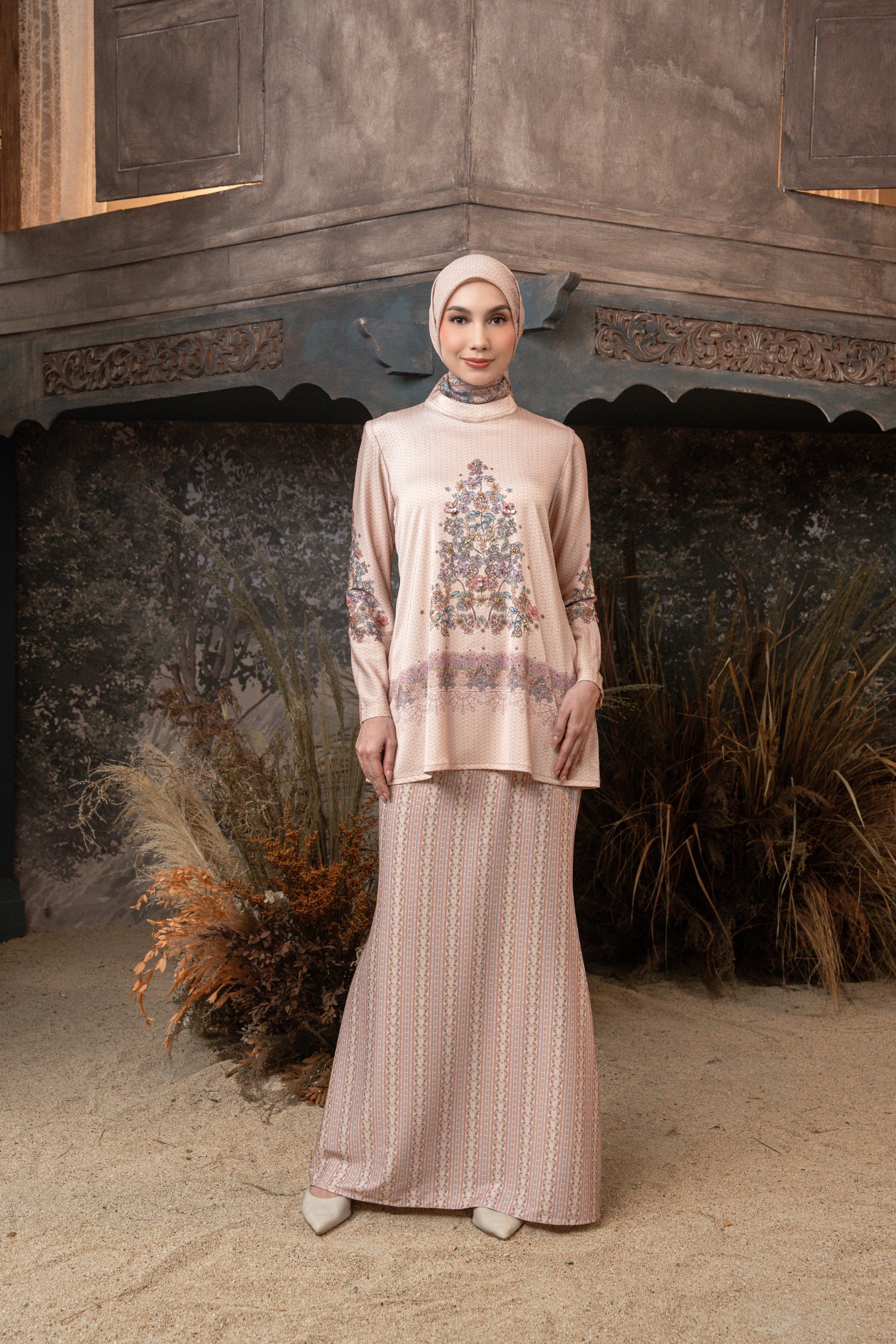 Meutia Kurung Woodrose