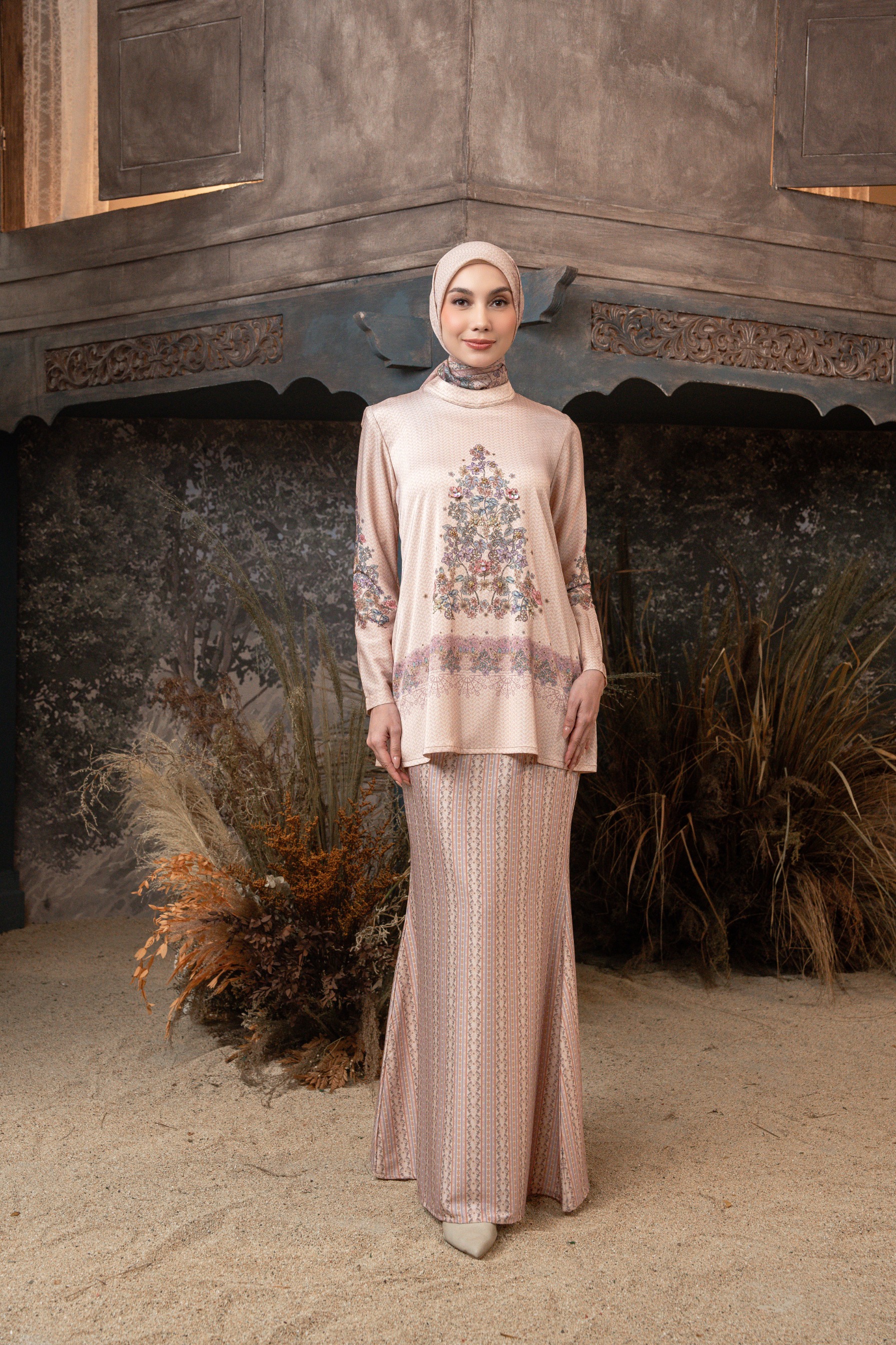 Meutia Kurung Woodrose