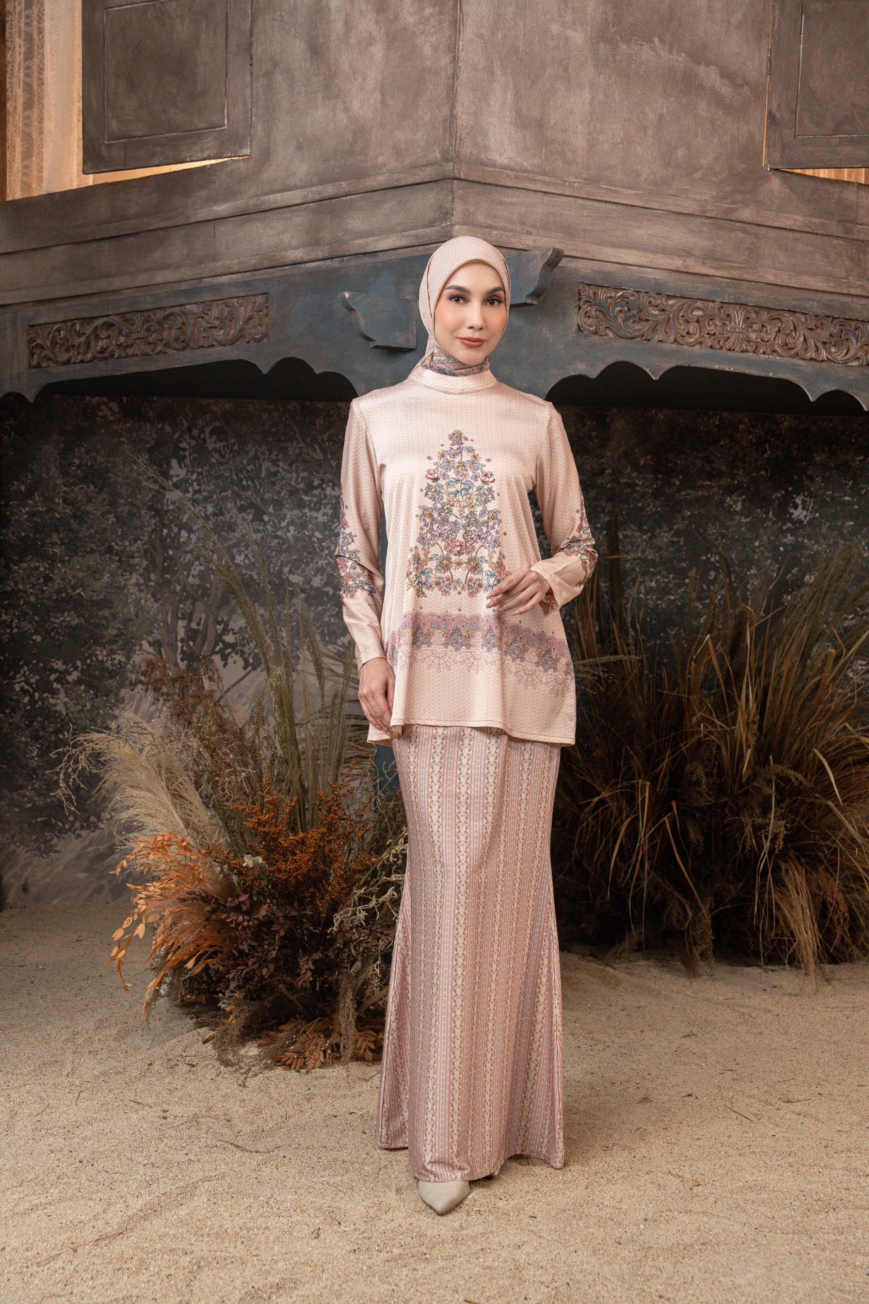 Meutia Kurung Woodrose