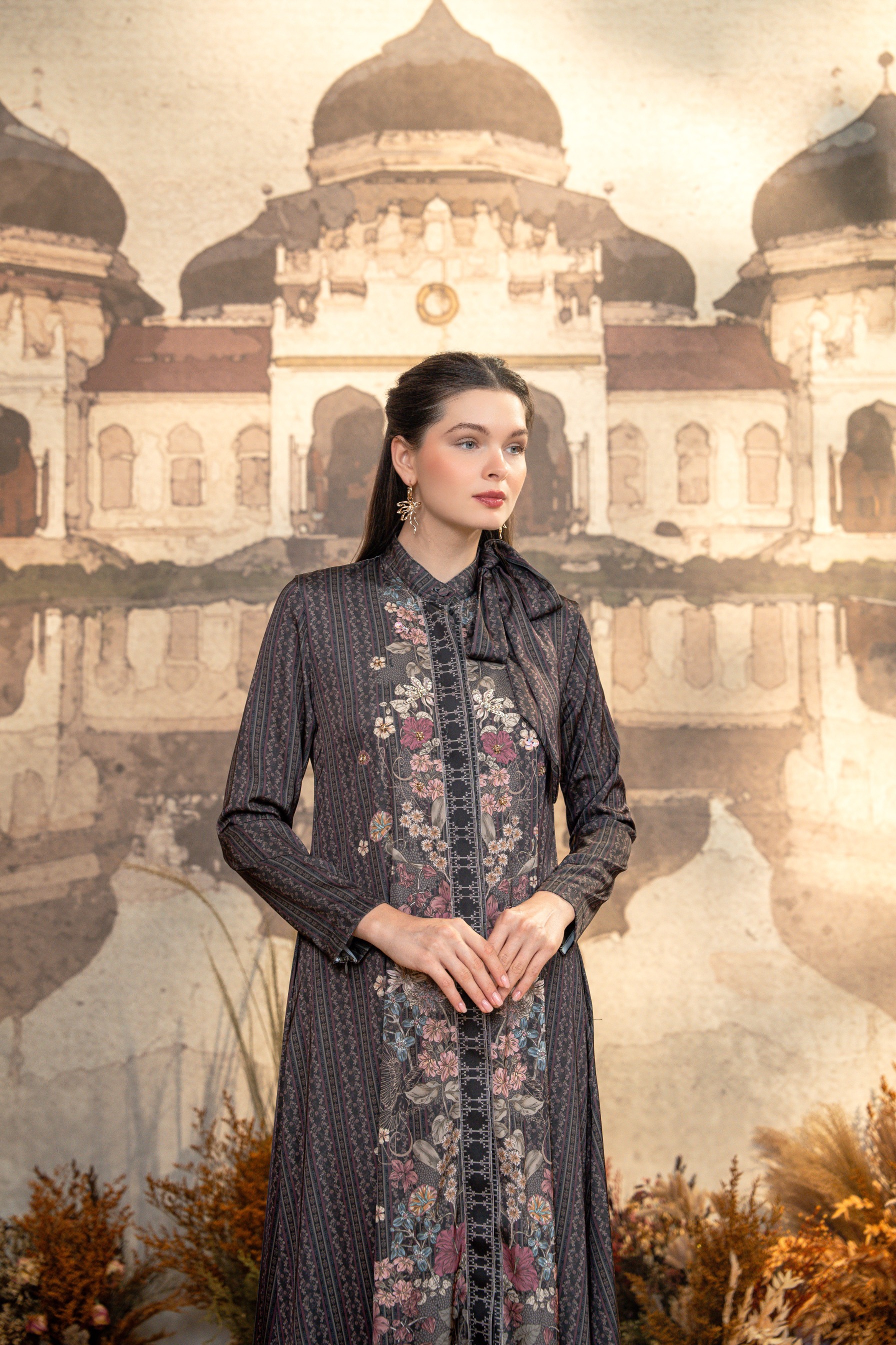 Meutia Dress in Charcoal Black
