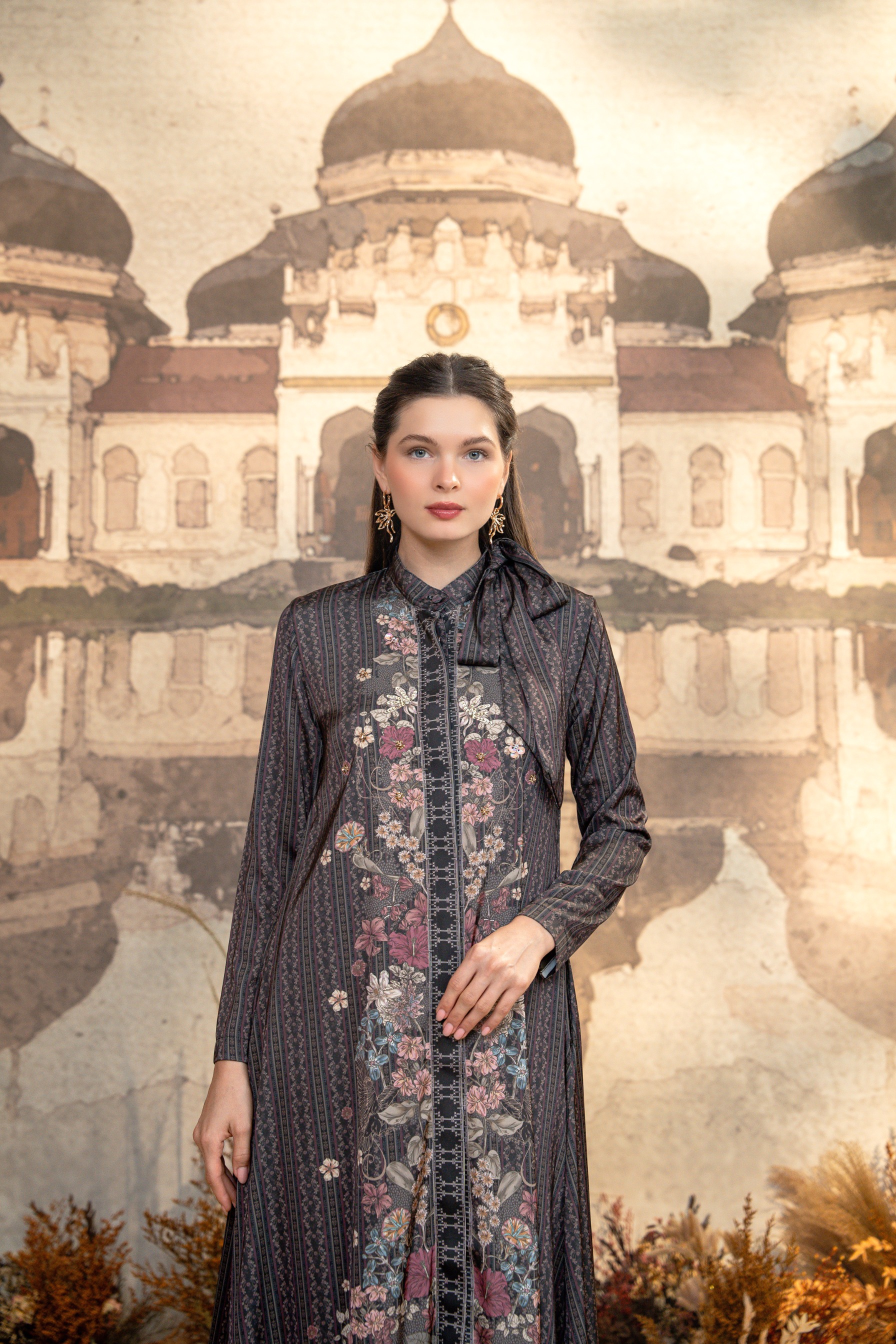 Meutia Dress in Charcoal Black