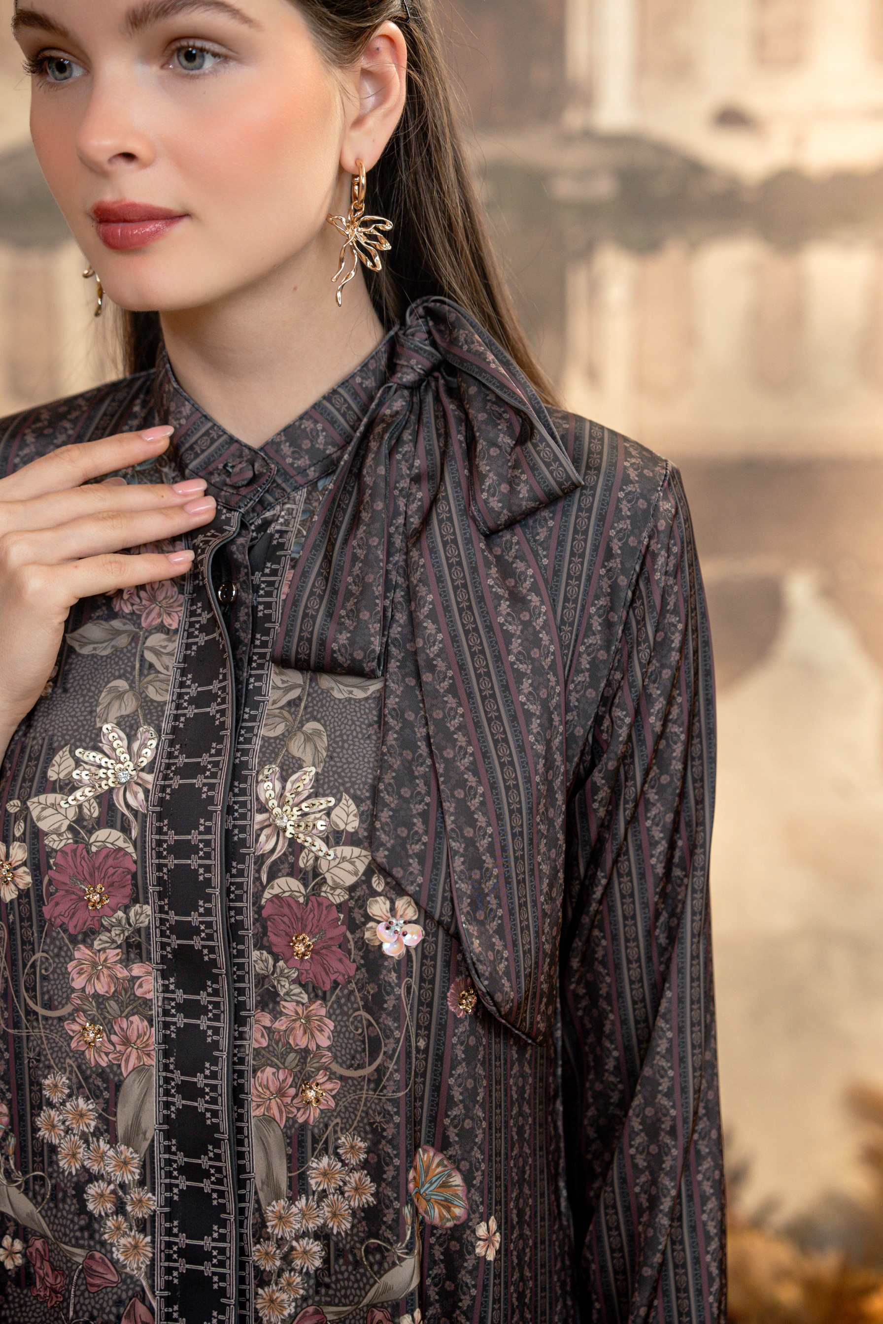 Meutia Dress in Charcoal Black