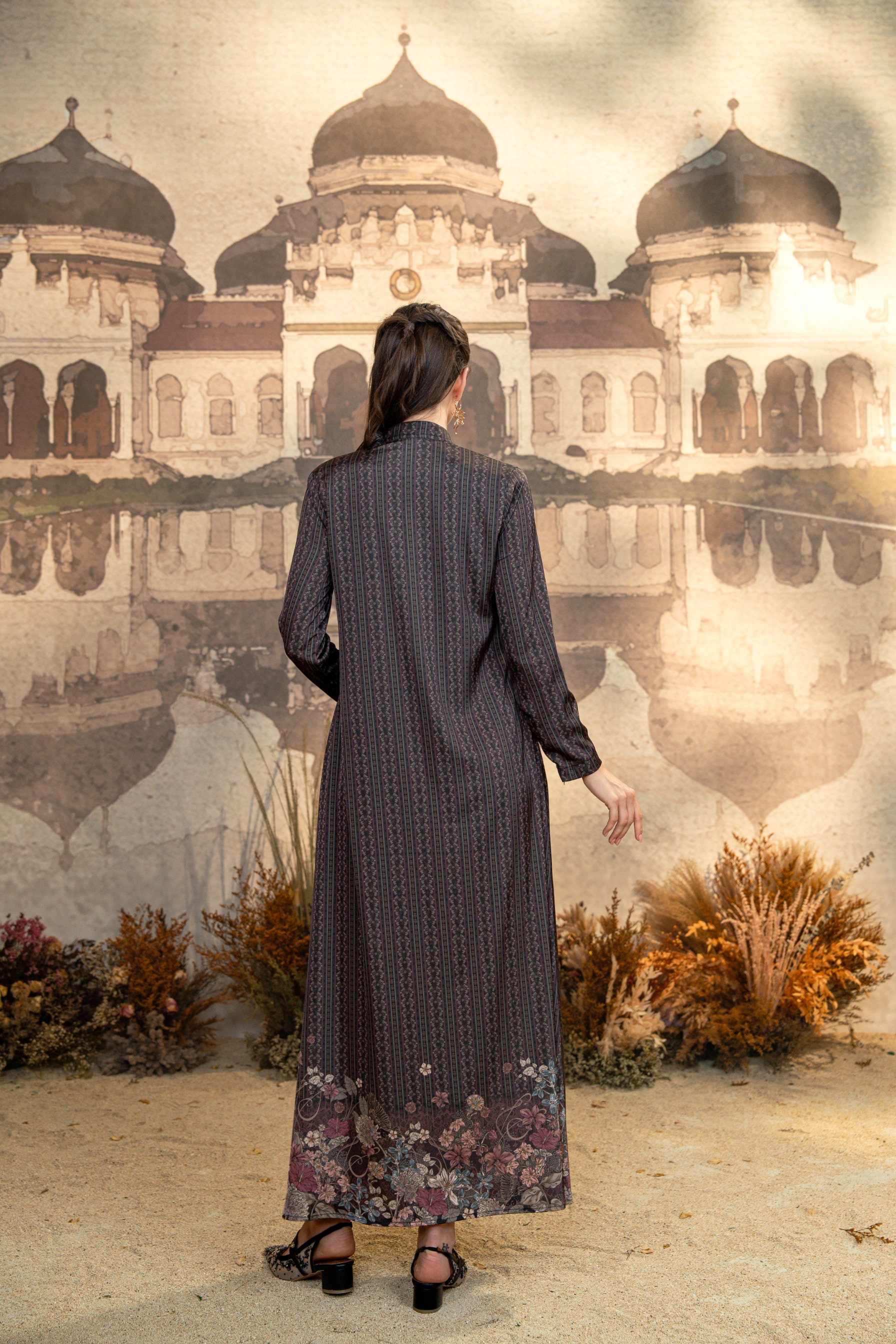Meutia Dress in Charcoal Black