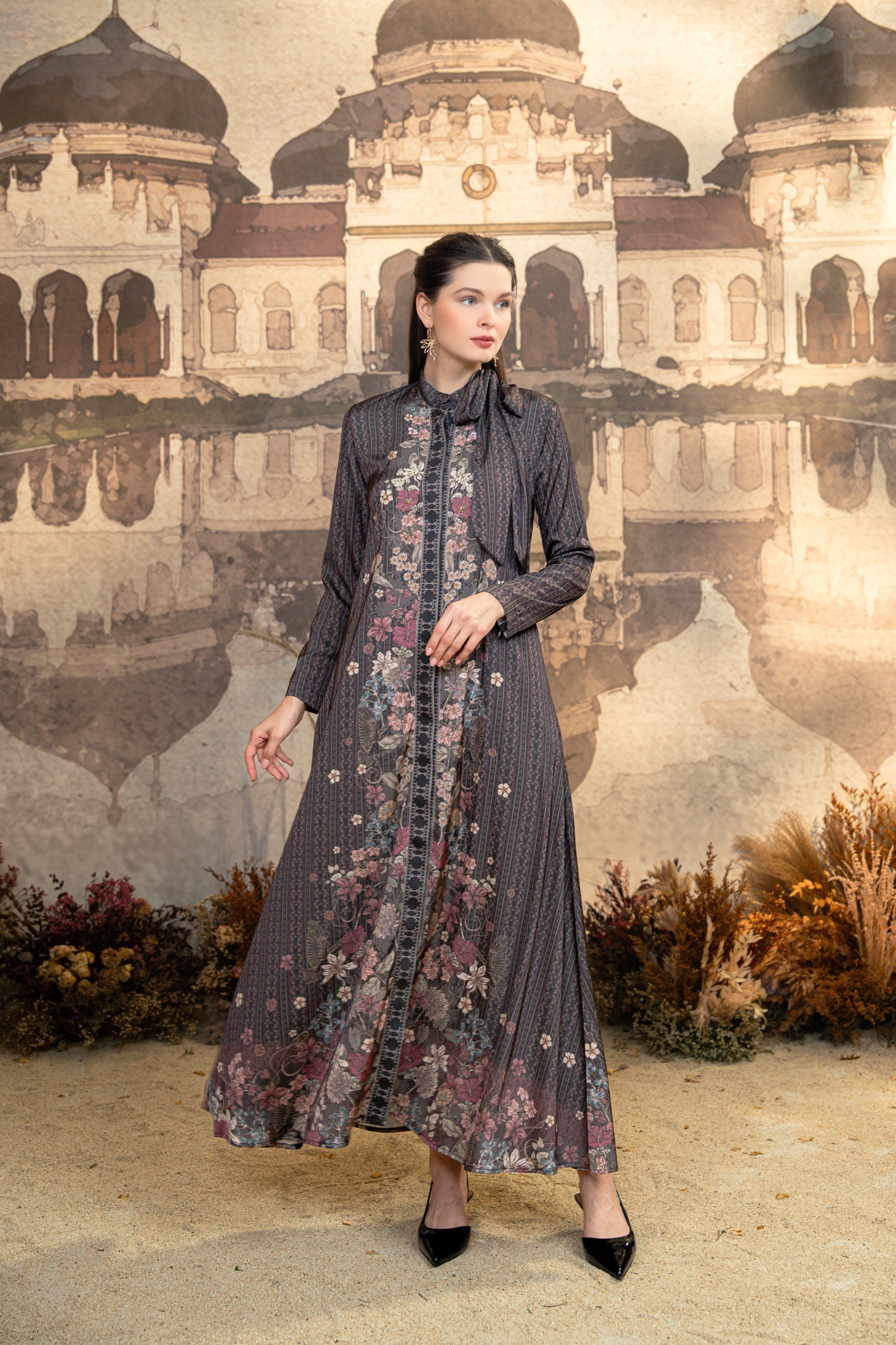 Meutia Dress in Charcoal Black