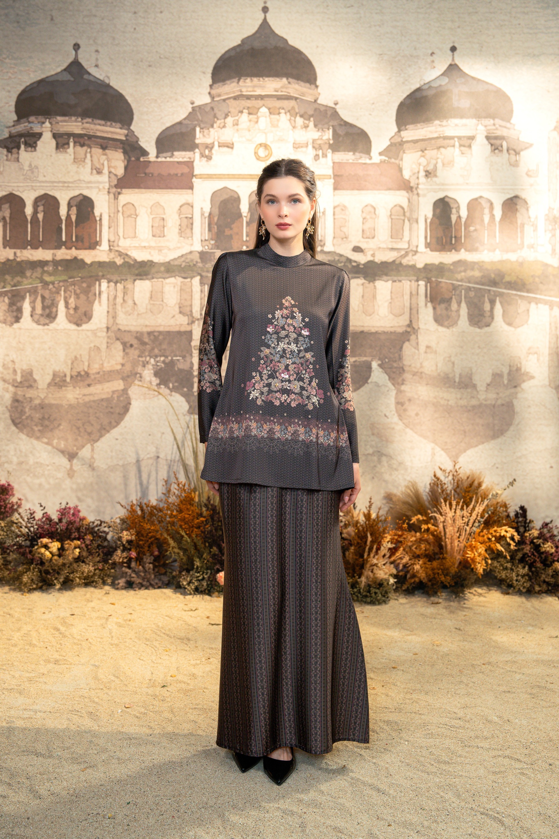Meutia Kurung Charcoal Black