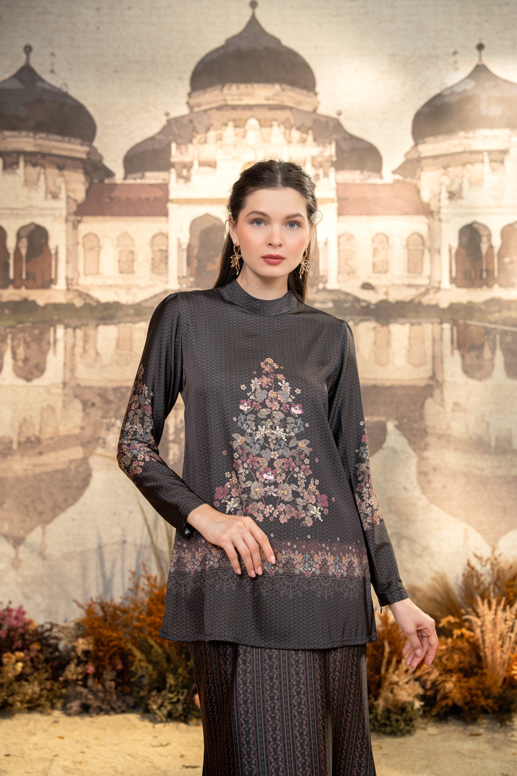 Meutia Kurung Charcoal Black