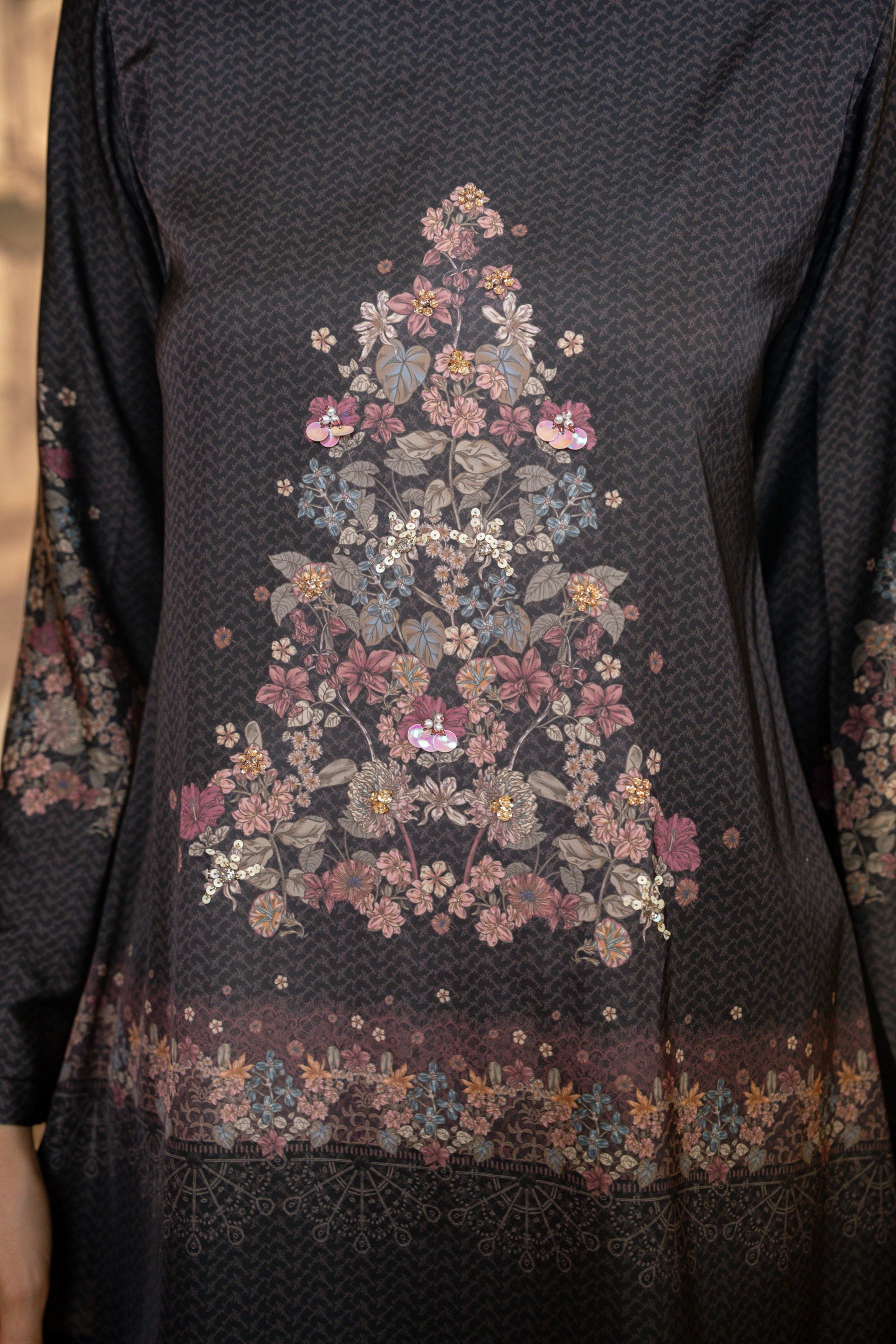 Meutia Kurung Charcoal Black