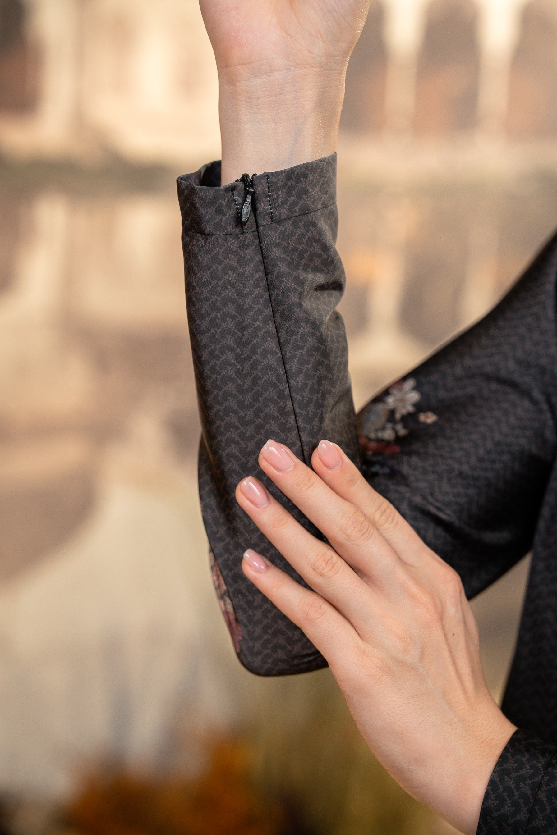Meutia Kurung Charcoal Black