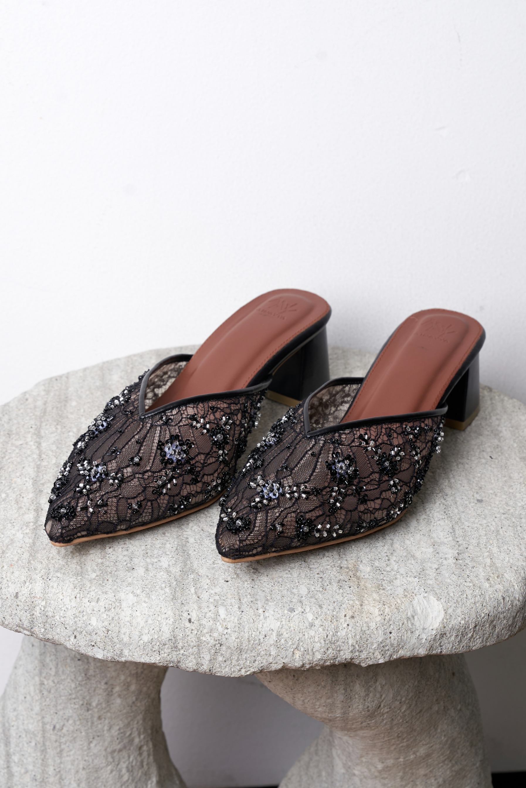 Viona Shoes in Black