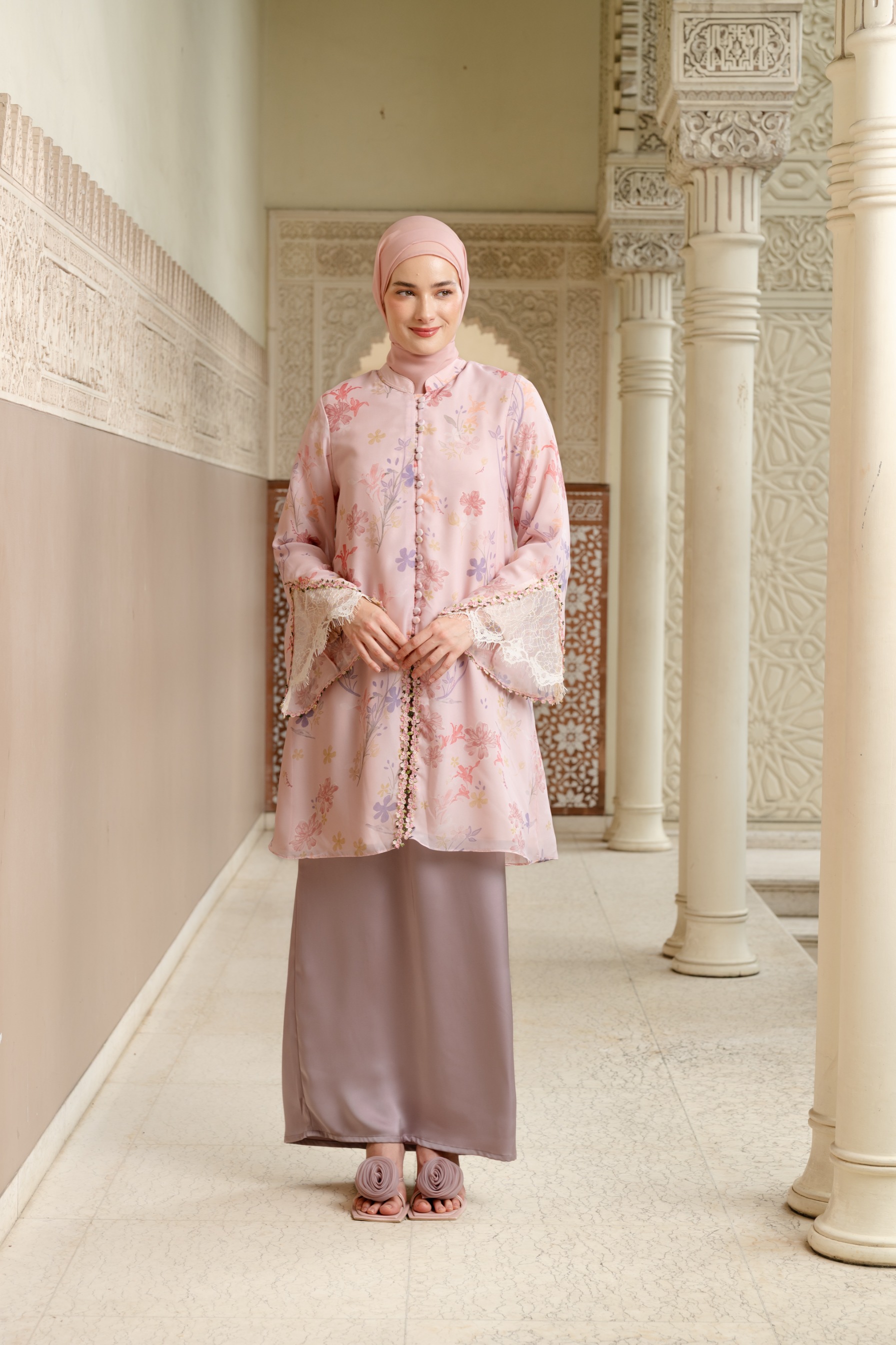 Zaleha Kurung in Lily