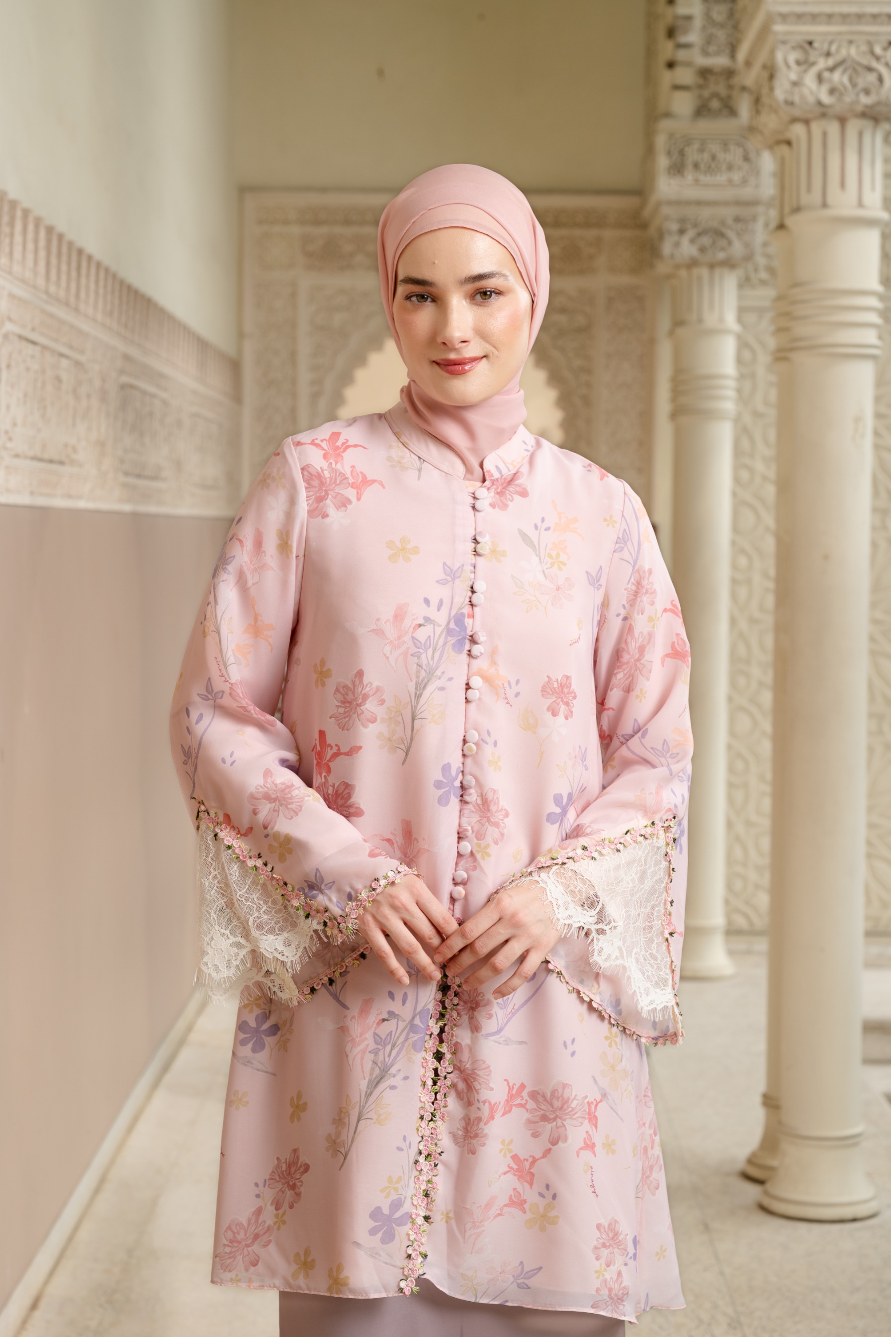 Zaleha Kurung in Lily