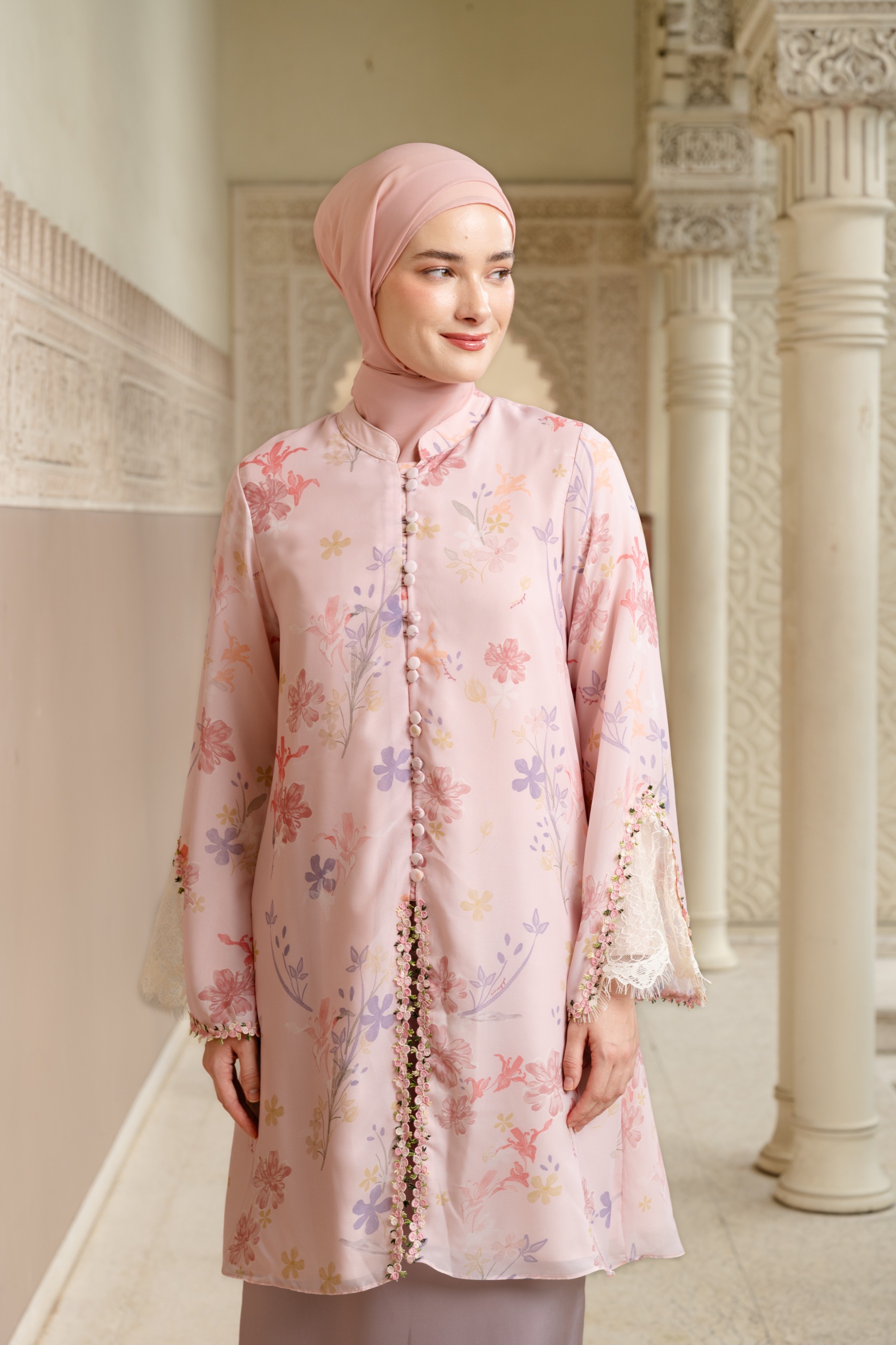 Zaleha Kurung in Lily