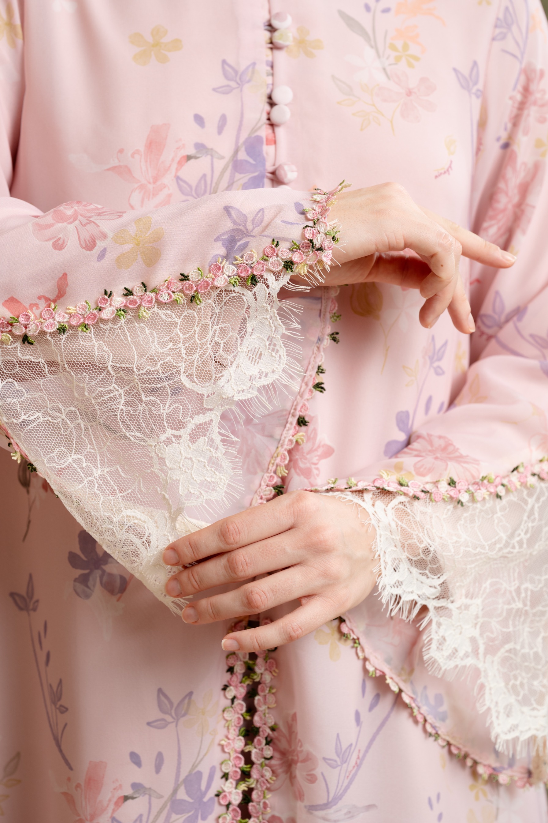 Zaleha Kurung in Lily