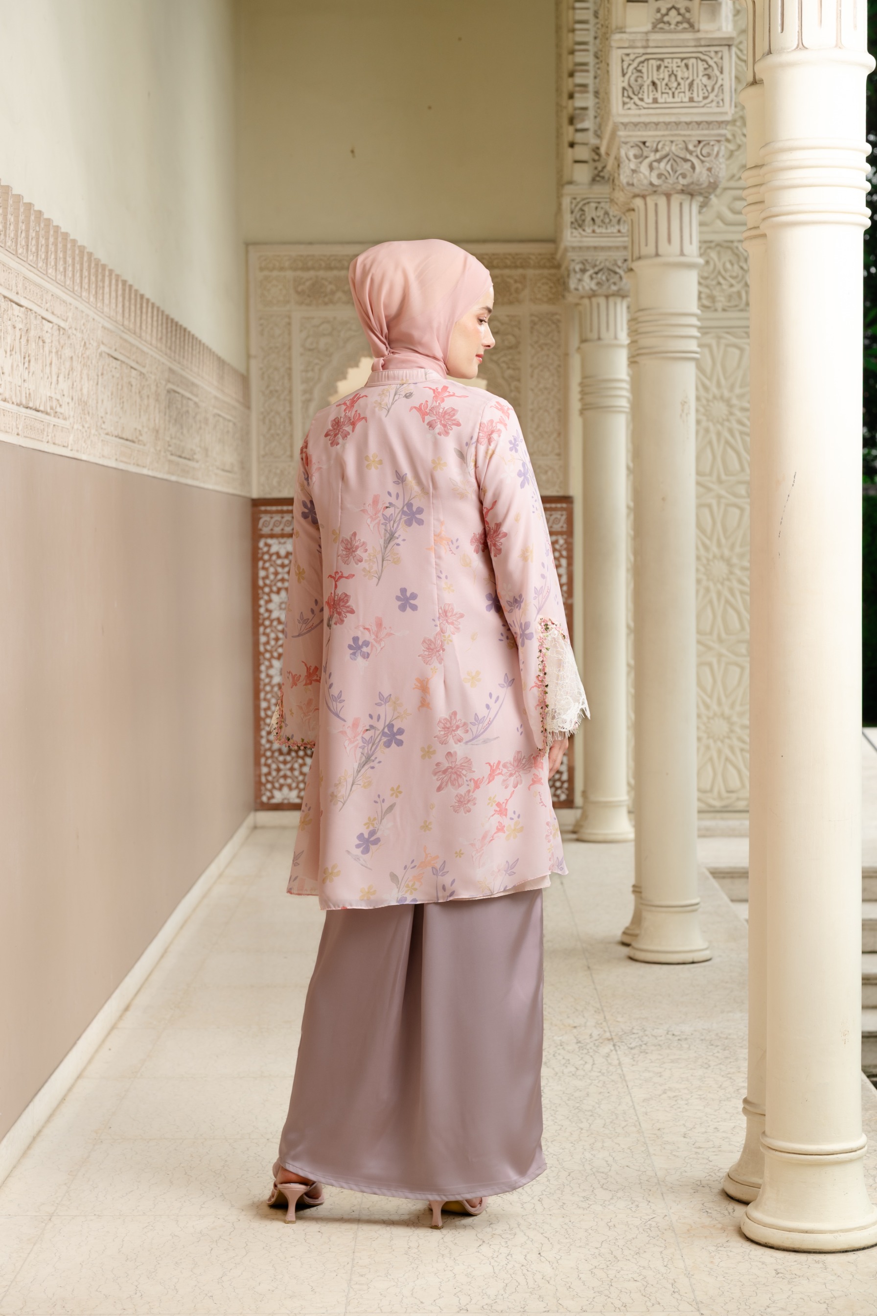Zaleha Kurung in Lily