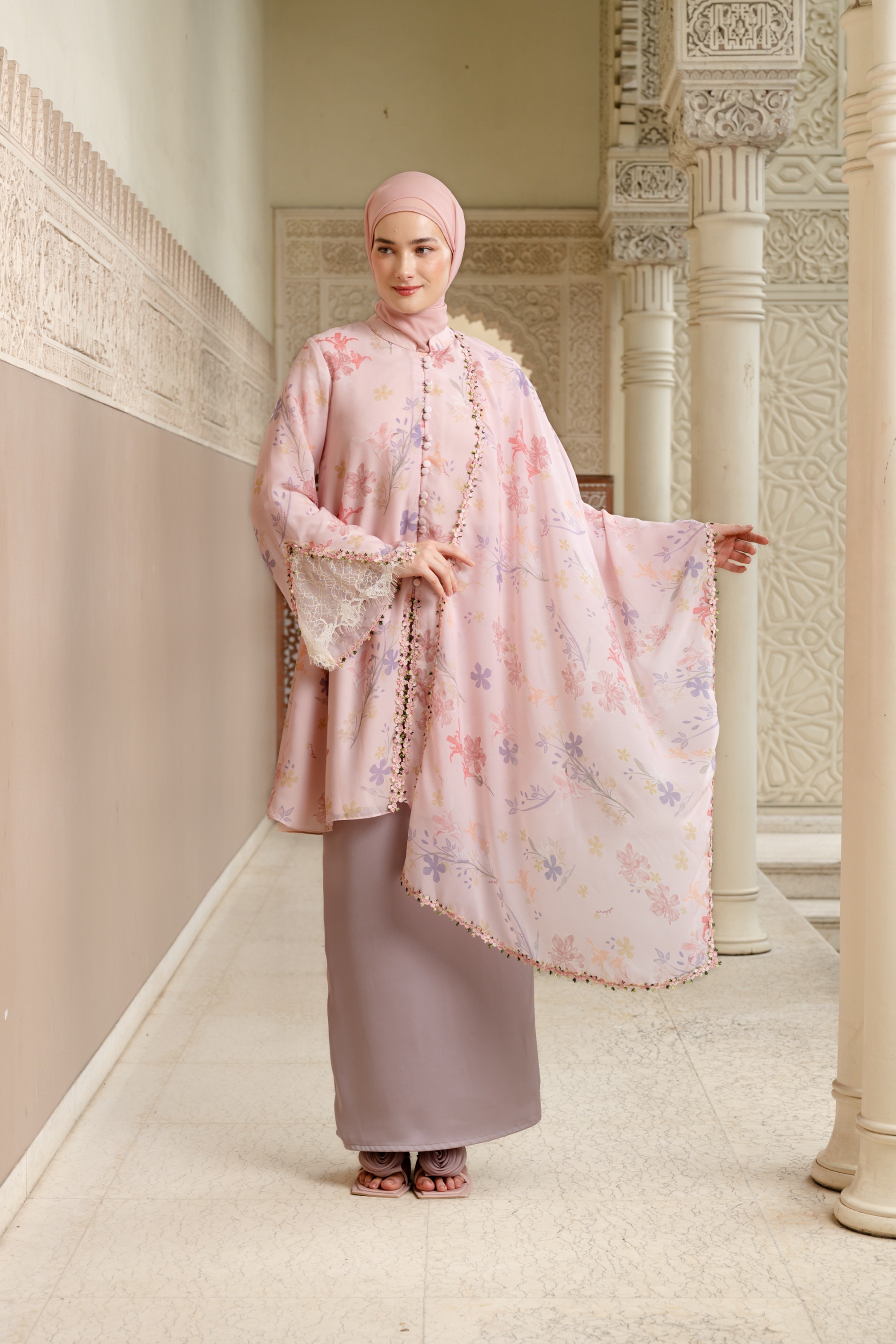 Zaleha Kurung in Lily