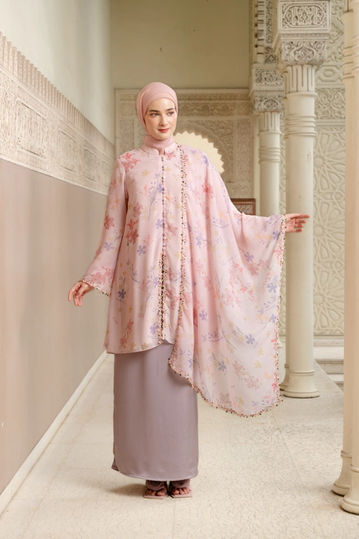 Zaleha Kurung in Lily