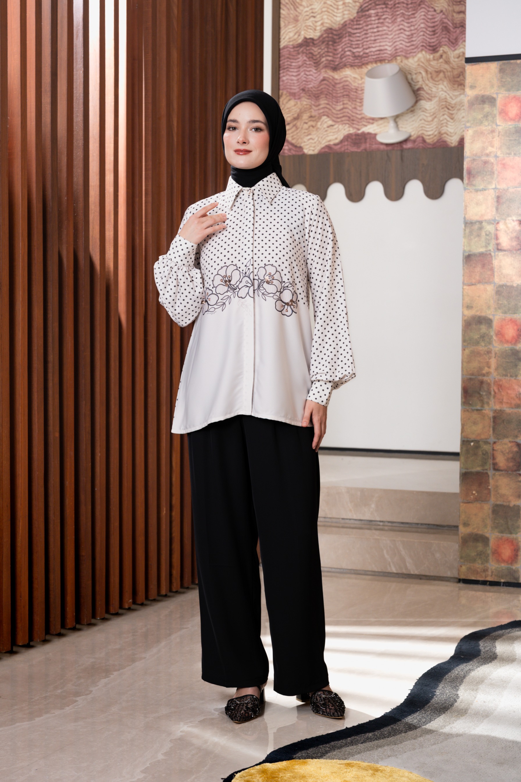 Alyssa Blouse in Black