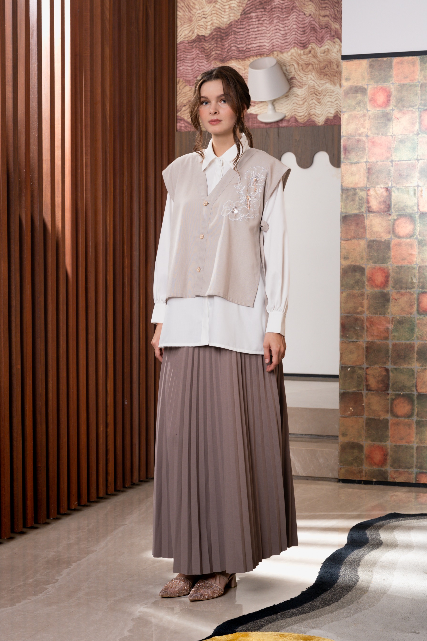 Kaia Set In Oat Stone