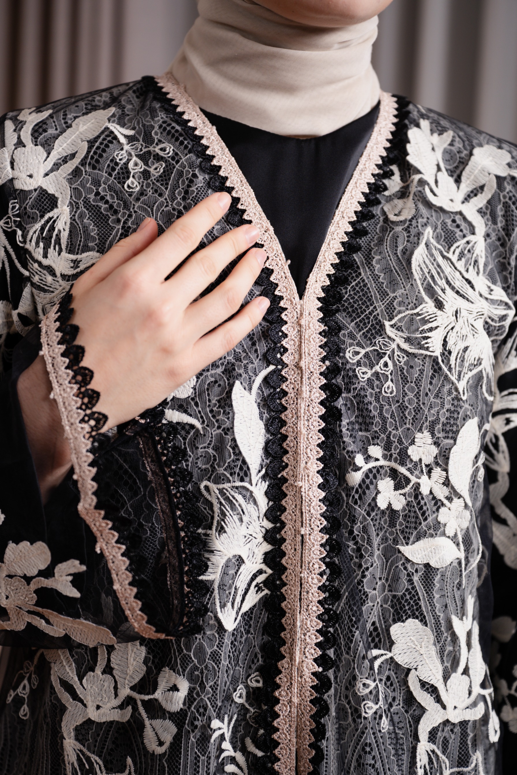 Elyse Set Outer in Black