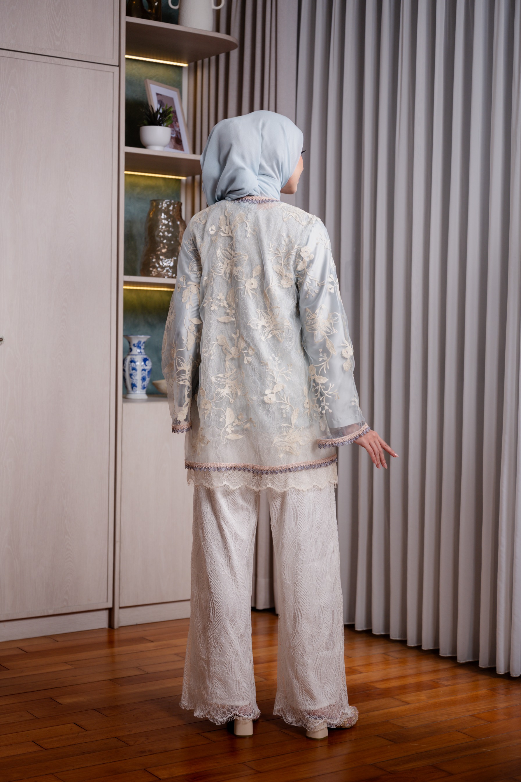 Elyse Set Outer in Ice Blue