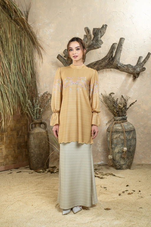 Image of PO Imara Kurung in Honey Glow